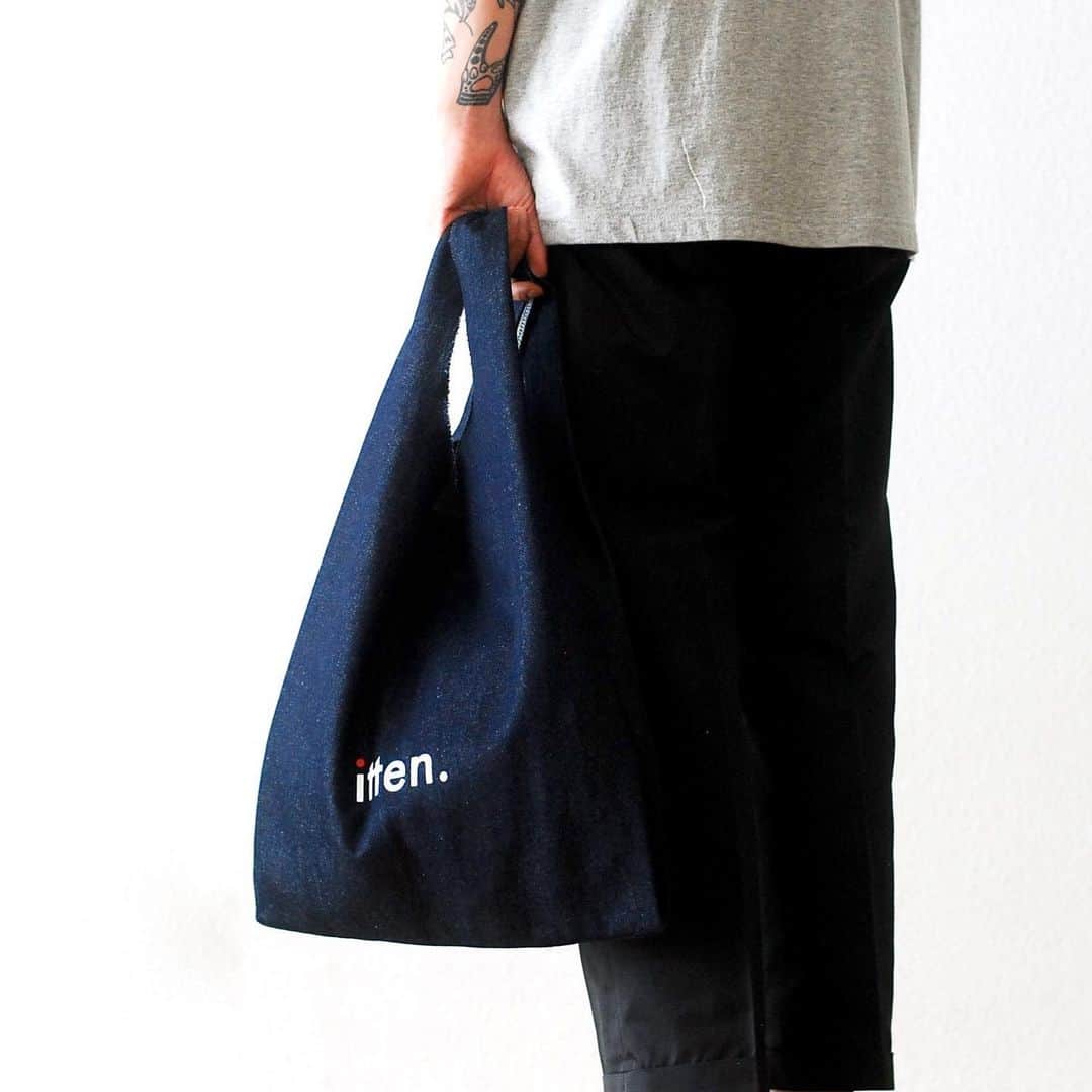 wonder_mountain_irieさんのインスタグラム写真 - (wonder_mountain_irieInstagram)「_  itten. / イッテン "Grocery bag" ￥5,500- _ 〈online store / @digital_mountain〉 https://www.digital-mountain.net/shopdetail/000000011911/ _ 【オンラインストア#DigitalMountain へのご注文】 *24時間受付 *15時までご注文で即日発送 *1万円以上ご購入で送料無料 tel：084-973-8204 _ We can send your order overseas. Accepted payment method is by PayPal or credit card only. (AMEX is not accepted)  Ordering procedure details can be found here. >>http://www.digital-mountain.net/html/page56.html  _ #itten. #イッテン _ 本店：#WonderMountain  blog>> http://wm.digital-mountain.info _ 〒720-0044  広島県福山市笠岡町4-18  JR 「#福山駅」より徒歩10分 #ワンダーマウンテン #japan #hiroshima #福山 #福山市 #尾道 #倉敷 #鞆の浦 近く _ 系列店：@hacbywondermountain _」7月31日 19時09分 - wonder_mountain_