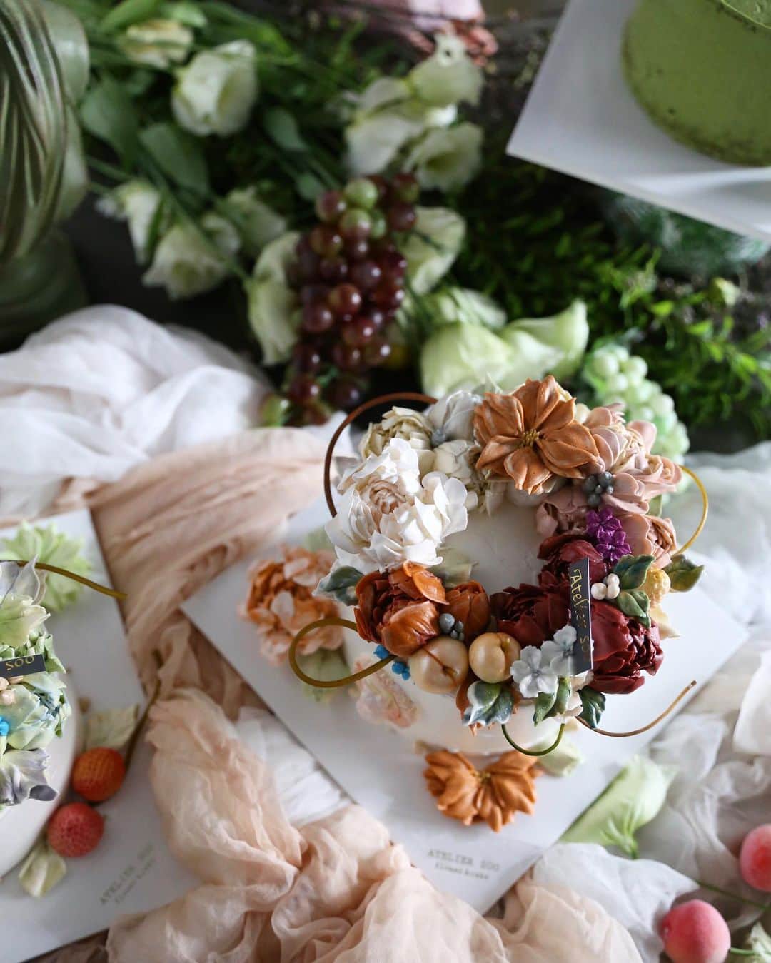 청담 수케이크 (atelier soo)さんのインスタグラム写真 - (청담 수케이크 (atelier soo)Instagram)「ㅡ 지난주말에 Sooclass Basic 4 🔱 ㅡ #flower #cake #flowercake #partycake #birthday #bouquet #buttercream #baking #wilton #weddingcake ㅡ www.soocake.com vkscl_energy@naver.com」7月31日 19時19分 - soocake_ully