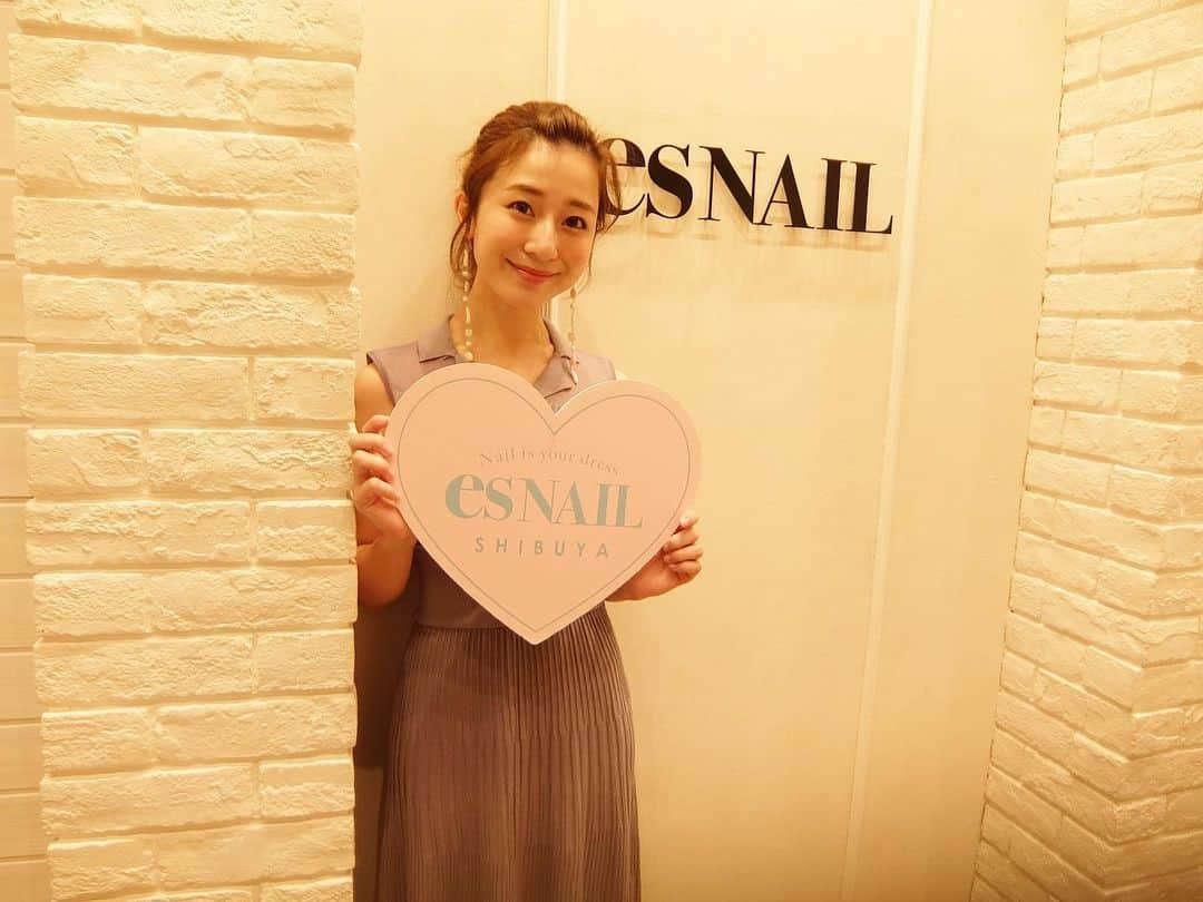 esNAILさんのインスタグラム写真 - (esNAILInstagram)「. @saayamizuno さん 初来店頂きました ありがとうございます♡ . . .  @esnail_shibuya @esnail_kichijoji  @esnail_omiya  @esnail_nagoya  @esnail_osaka  @esnail_fukuoka  #nail#nails#nailart#naildesign#esnail#esnail_shibuya#gelnail#ネイル#ジェルネイル#esネイル#ネイルデザイン#美甲#네일아트 #tokyo#shibuya#newnail#渋谷店#新宿店#吉祥寺店#大宮店#名古屋店#大阪店#福岡店」7月31日 19時26分 - esnail_japan