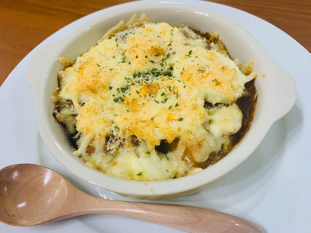 段原瑠々さんのインスタグラム写真 - (段原瑠々Instagram)「今週の献立🍛  全然麺が見えないカレーラーメン。 絶対おいしいカレードリア。 初めて作って感動したカレーざるそば。 一日目のカレーライス。  今回使ったカレー粉、これおいしい😋💗  一回カレー作るとこうなっちゃう😅  #juicejuice  #段原瑠々 #カレー週間  #カレーアレンジ  #お気に入りは  #カレーざるそば  #おいしかった  #しあわせ満点」7月31日 19時36分 - ruru_dambara.official