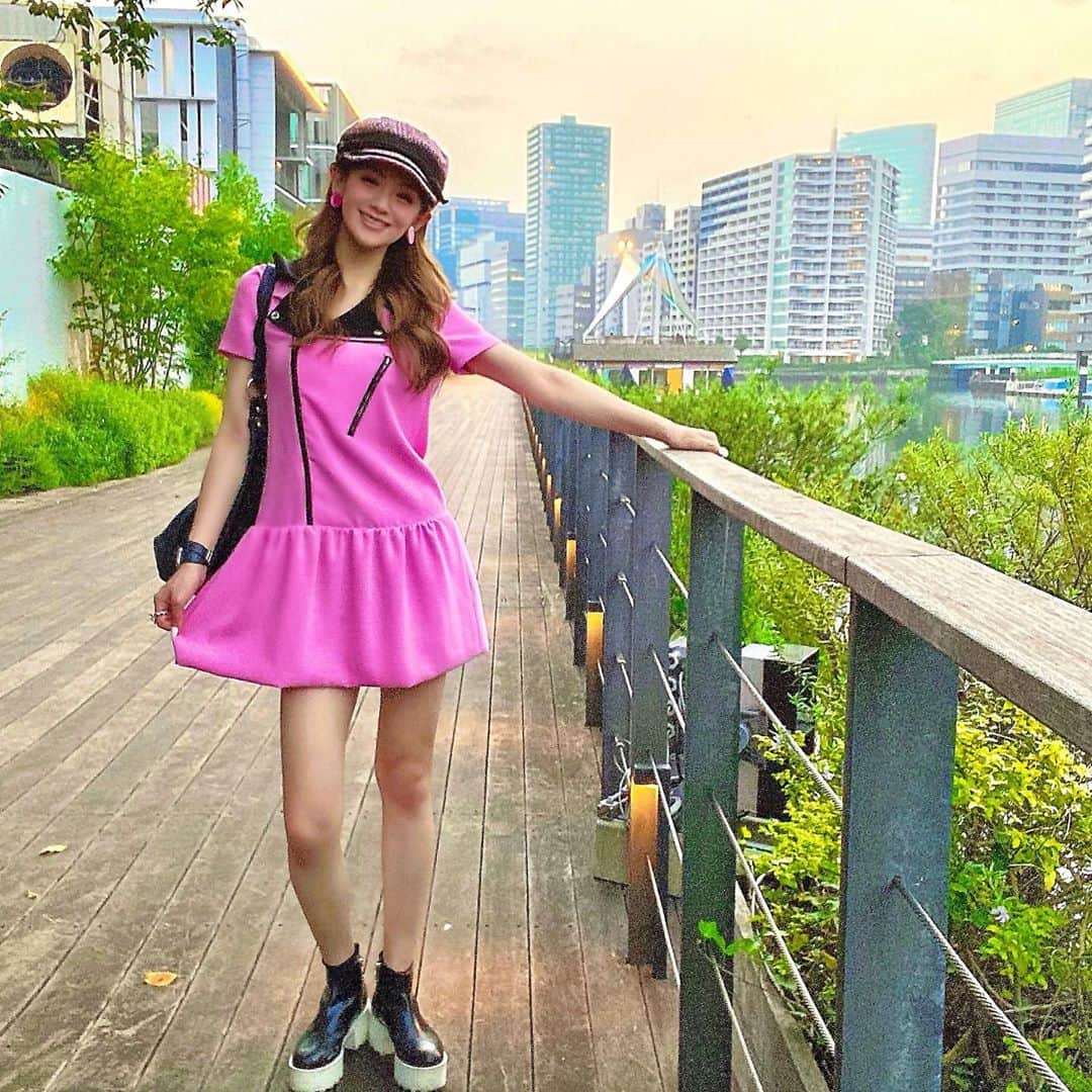 のインスタグラム：「今日のお洋服。 私の脚が細く見える丈に短くしてます。 持ってるスカート3割切ってます😁 #OOTD #fashion #fashiongram #fashionlover #fashionlove #japanesefashion #🇯🇵 #ファッション　#ファッションコーデ」