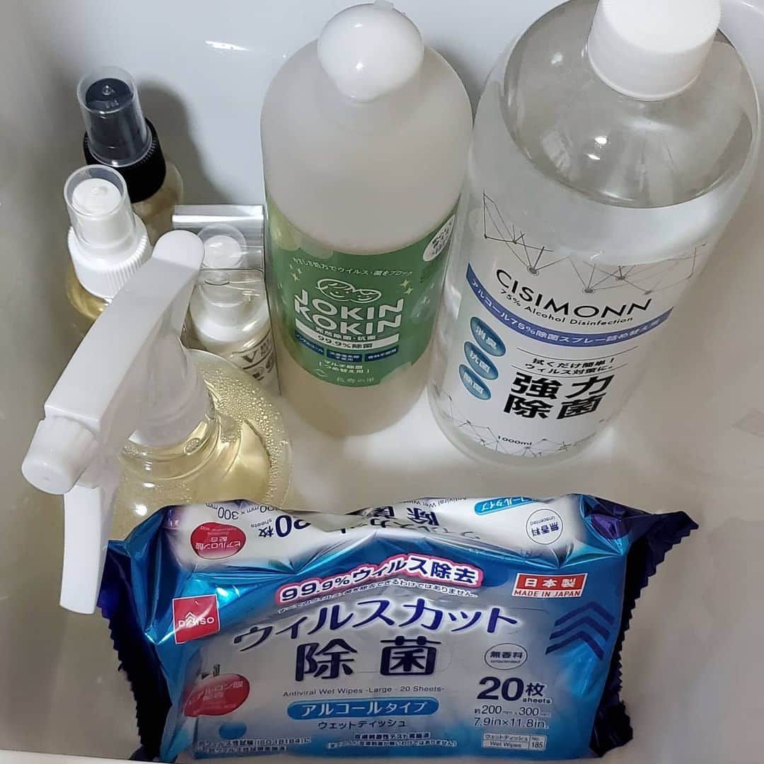 酒井美佳さんのインスタグラム写真 - (酒井美佳Instagram)「除菌、抗菌、買いまくり😟.  早く収まってほしい。。。」7月31日 19時45分 - mika37mika
