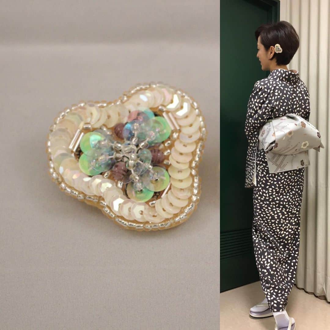 城之内早苗のインスタグラム：「子供の頃フェルトでマスコット作るのが好きで、その名残かな💕スパンコールやキラキラ✨した物を好きに縫い付けて、髪飾り。で、お着物と合わせてみました🤚#ハンドメイド#手芸#髪飾り#スパンコール#キラキラした物#創作#着物#城之内早苗」