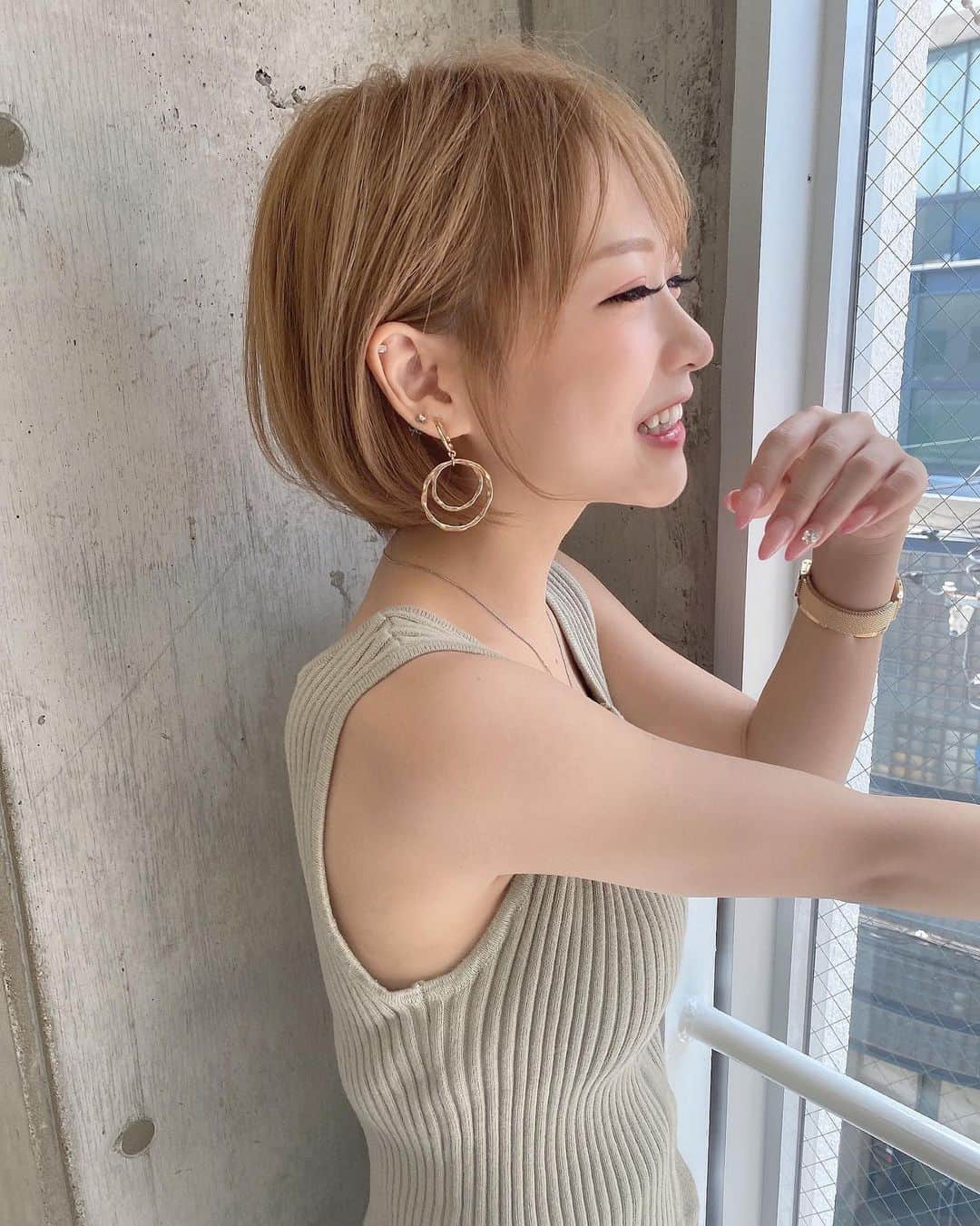 妃菜さんのインスタグラム写真 - (妃菜Instagram)「・ 朝から撮影☀️☀️ 涼雅さんありがとうございました🙈💗 ・ カラーもカットも最高級なので是非ショートにしたい人は涼雅さん指名で🙋‍♀️ ・ #サロンモデル#ヘアーアレンジ#ヘアースタイル#名古屋#ビジョビ#instagood#followme#photooftheday#fashion#selfie#style#makeup#hair#model#ootd#look#nagoya」7月31日 19時52分 - aere_aveda