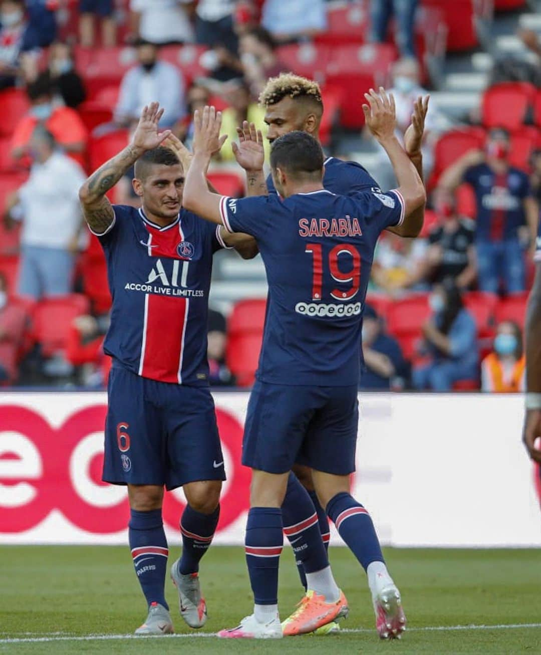 パブロ・サラビアさんのインスタグラム写真 - (パブロ・サラビアInstagram)「🇫🇷 Préparation pour une autre finale!! Vamos @psg 🔴🔵  🇪🇸 ¡¡Preparados para otra final!! Vamos @psg 🔴🔵  #paris #psg #icicestparis #allezparis #coupedelaligue #ps19」7月31日 20時06分 - pablosarabia92