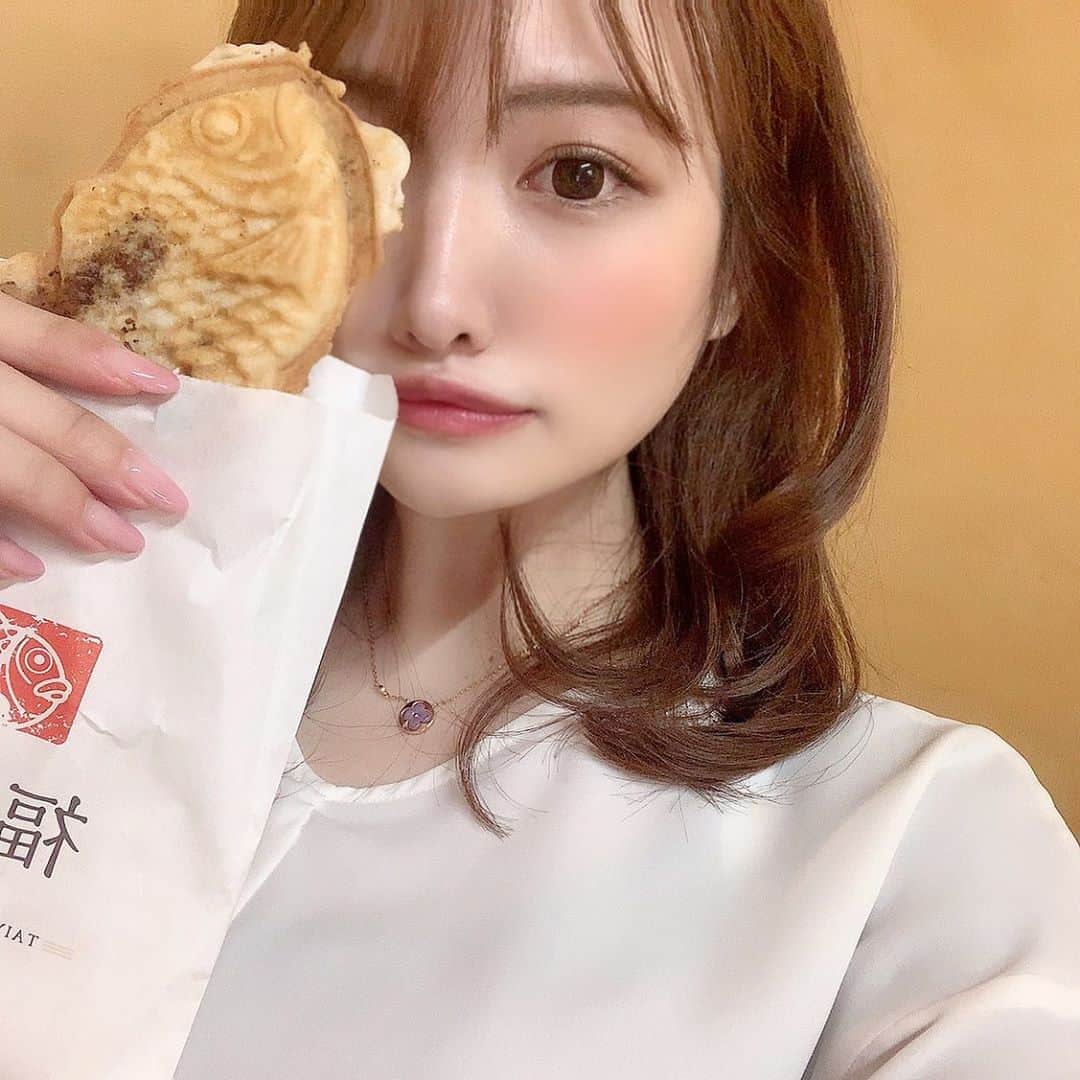 餃子のりさちゃんのインスタグラム：「たいやきもおはぎもどらやきもすき 実はあんこ好き」