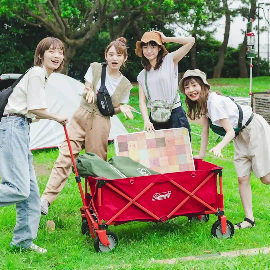 Coleman Japanのインスタグラム：「＼#アウトドアワゴン プレゼント❣️／ ・ いよいよ夏本番！開放的な野外でキャンプやBBQ、ピクニックを楽しみたい季節が到来🍀 ・ アウトドアは憧れるけど少し難しそうって思っている人は、コールマンのギアにおまかせ😉 ♪ ・ 今なら、@Coleman_Japan をフォローして、この投稿に“いいね”と「アウトドアワゴン」の使い方や色んなアイディアを“コメント”してくれた方の中から、抽選で1名様に「アウトドアワゴン（赤）」をプレゼントいたします🎁✨ ・ 応募期間：2020/7/31〜8/16 ・ ※当選発表はDMでお知らせします。 ※非公開設定の方は対象外となります。 ・ 【Coleman × mer】 #merキャンプ部 初めてキャンプ公開中❣️ https://bit.ly/39ySbuB ・ ・ ・ #mer / @merweb_official  #宮崎葉 / @you_miyazaki #まる / @marumaru1530 #橋下美好 / @miyoshikun #村濱遥 / @_mura_hama ・ #灯そうColeman #灯そうコールマン #灯そう #Coleman #コールマン #Camp #キャンプ #Outdoor #アウトドア #Tent #テント #コールマンテント #BBQ #バーベキュー #アウトドアワゴン #picnic #ピクニック #私のコールマン」
