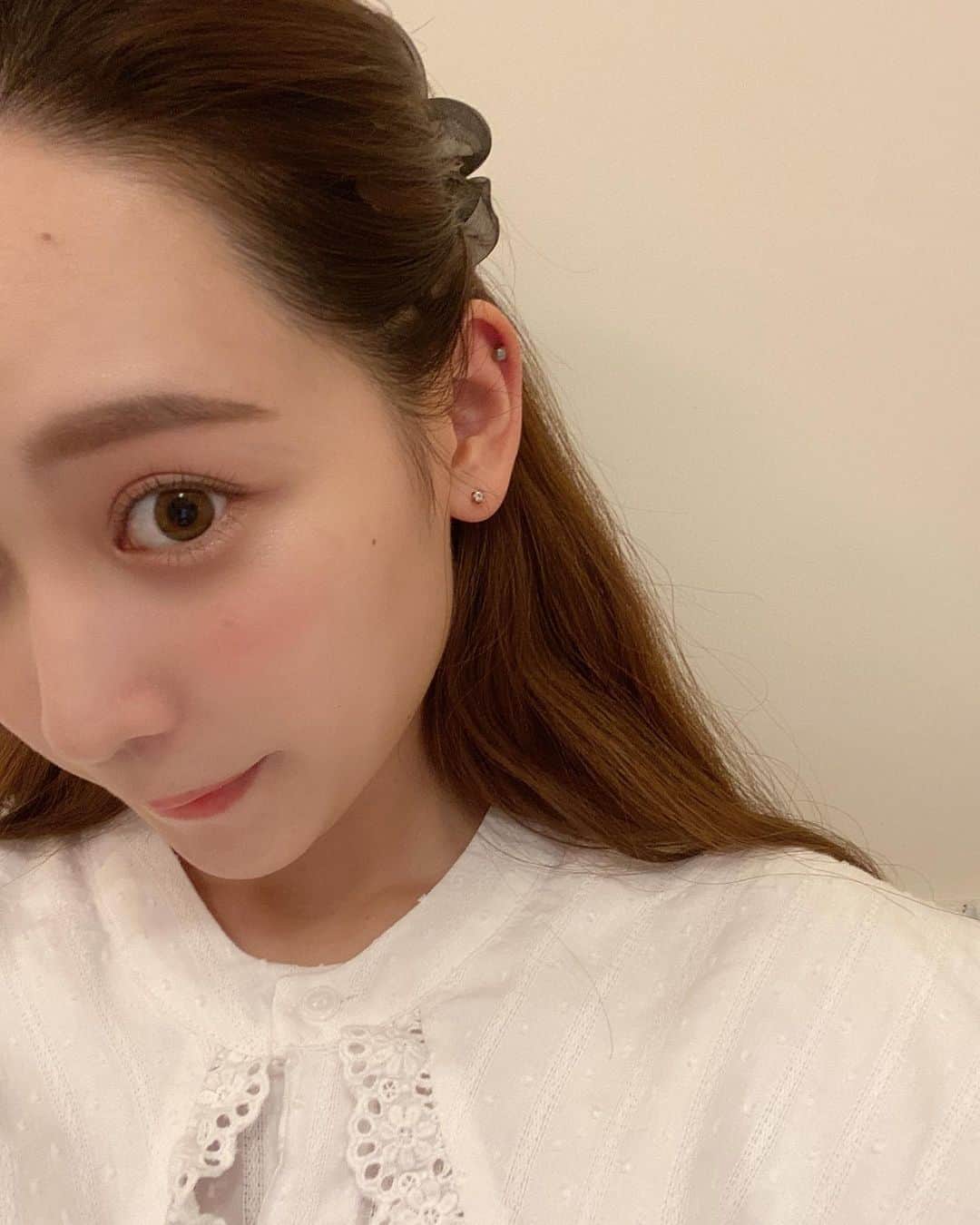 よねいはるかさんのインスタグラム写真 - (よねいはるかInstagram)「カラコンのレポ🗒🤍 透明感が出て、ナチュラルハーフになれる🍨 大きすぎず、裸眼と馴染んでとってもお気に入り✌🏻 #メランジェシュエット#セレニティベージュ#カラコンレポ#pr」7月31日 20時02分 - rabbit____2