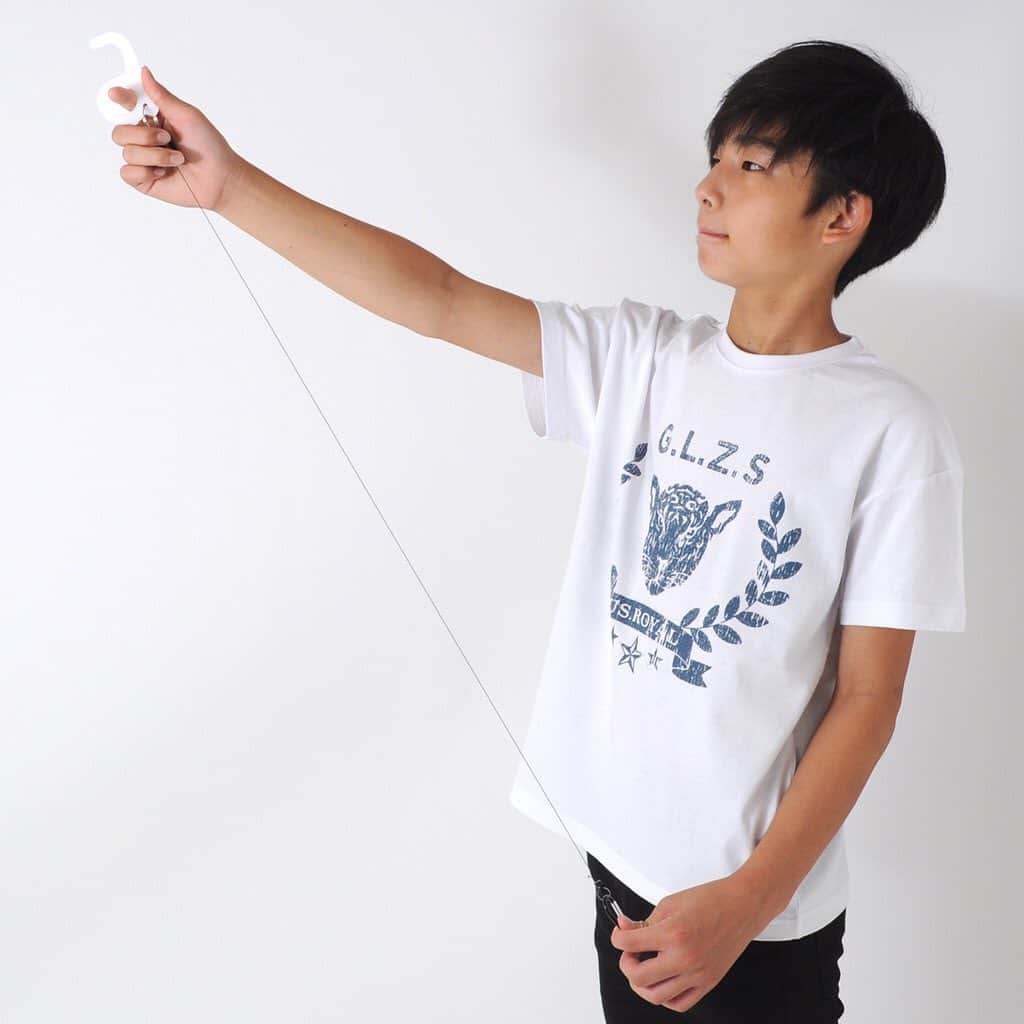 GLAZOSさんのインスタグラム写真 - (GLAZOSInstagram)「. New items! . #GLAZOS エチケットアイテム 新作入荷しております◎ . #新しい生活様式 の中で 普段の生活の中でオススメなのが #ドアオープナー ・ 不要な接触を避け、 外出時などもリュックやベルトループに取り付けられるので持ち運びもスムーズに♩ . また、マスクケースは 外での#食事 の時や #塾 、#学童 などの付け外し時の管理にオススメです。 . ぜひサイトのほう チェックしてみてください～！ . #boy #kids #fashion #summer #小学生 #中学生 #wear #男の子 #ボーイズファッション  #プチプラ #new #3cs #感染予防 #飛沫予防 #ドアオープナー #マスクケース #mask」7月31日 20時09分 - glazos_official