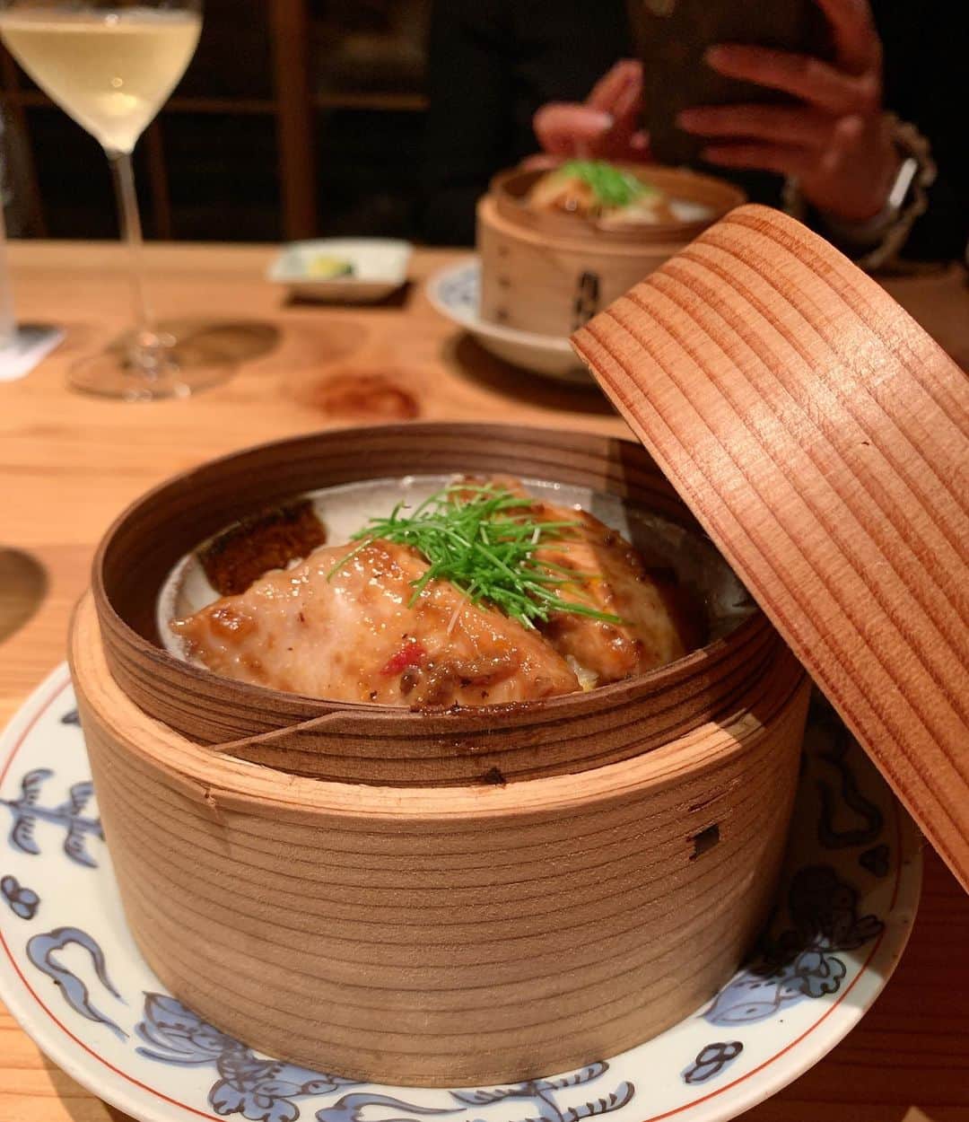小西翼さんのインスタグラム写真 - (小西翼Instagram)「. 京都旅行の時🍙 . チャーシューとブルーチーズ 美味しすぎて、 何個でも食べれた🤤💕笑 . 2階の個室なら子どもOKで、 事前に予約で伝えていたら 子ども用のご飯も作って くれるみたい👦🏻🖤 . 中華大好き。🤤🤤 . #京都旅行#にしぶち飯店」7月31日 20時11分 - tucha_k