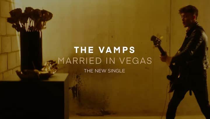 ブラッドリー・ウィル・シンプソンのインスタグラム：「Married In Vegas music video out now 🌸❤️🌸」