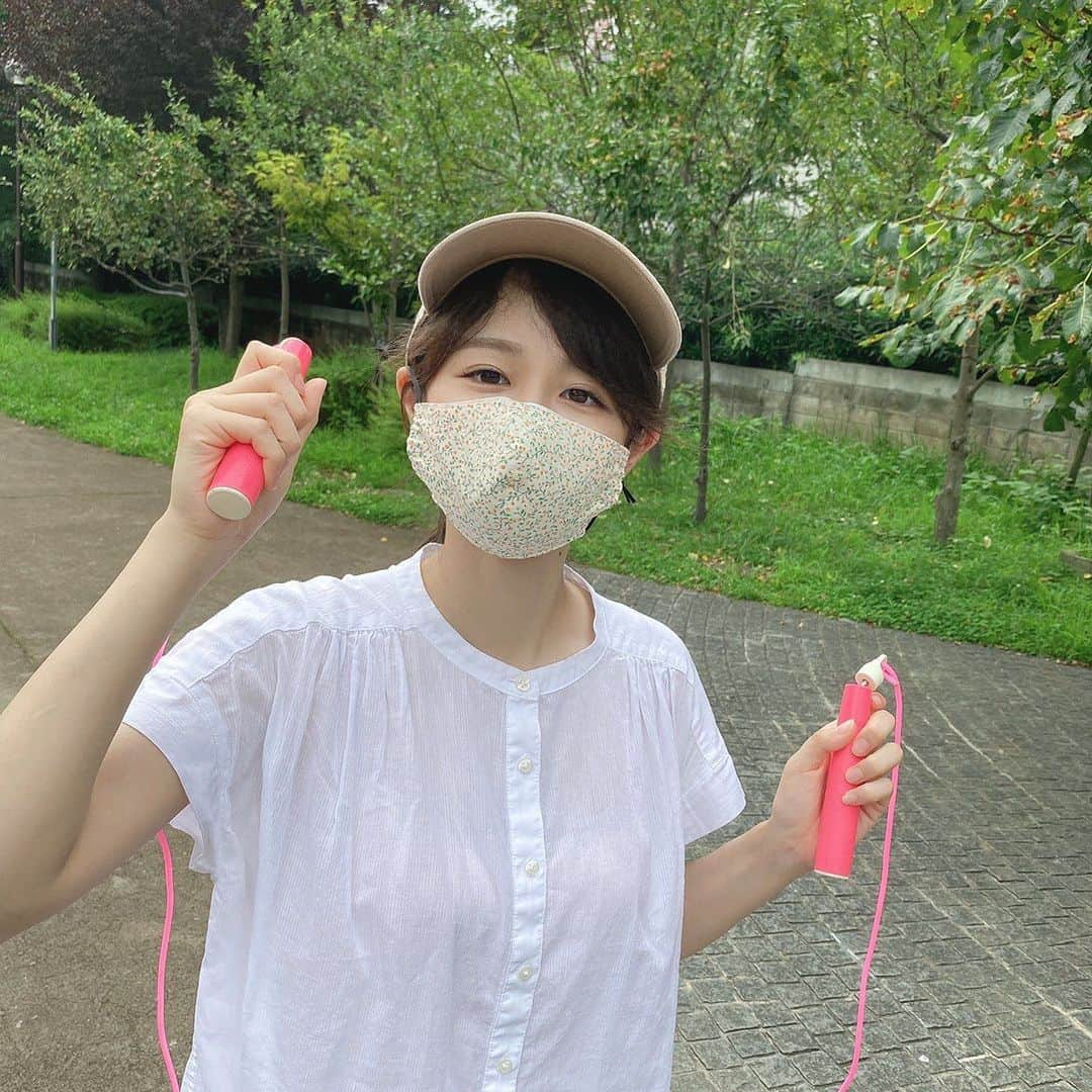 佐藤ちひろさんのインスタグラム写真 - (佐藤ちひろInstagram)「縄跳びをしました！ 久しぶりの運動、とても楽しかったです🥰  実は側転もしてみました笑 意外とできて驚きです😳  小学生の頃を思い出しました😊  #縄跳び　#縄跳びダンス 覚えたい　#二重飛び　#公園　#セミ　　　　#蝉　#蝉の声　#久しぶり の #運動　#体力作り　#側転　#テレビ朝日　#テレ朝　#アナウンサー」7月31日 20時23分 - chihiro.sato_ex