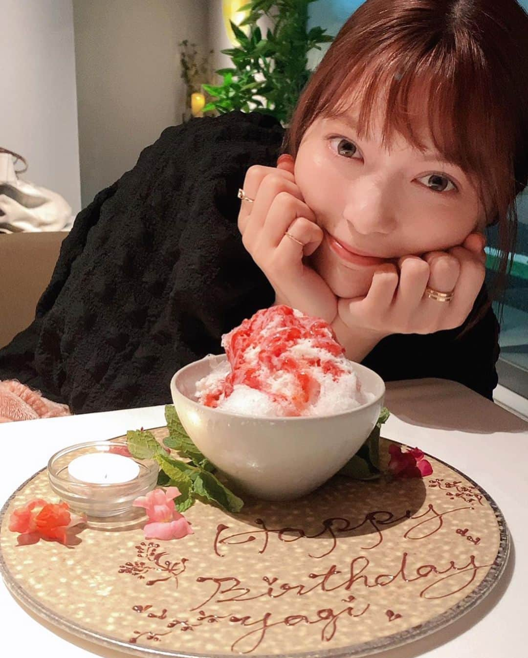 八木アリサさんのインスタグラム写真 - (八木アリサInstagram)「🎂☺️25歳になりました 今年も自分のペースでがしがしと💪 前髪吹かれてる」7月31日 20時27分 - alilouss