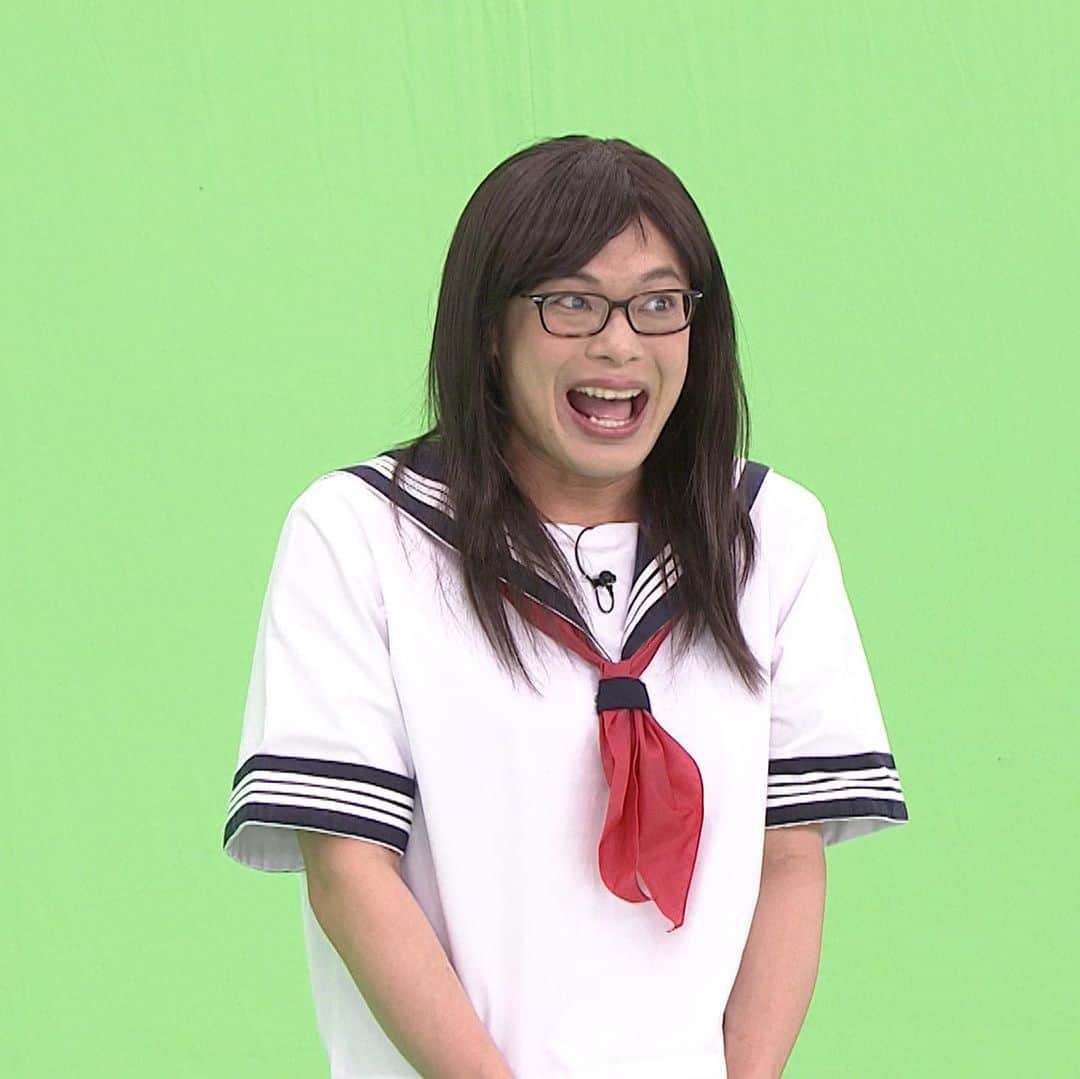 宮戸洋行のインスタグラム：「本日23時40分よりフジテレビ系列にて放送されます『ネタパレ』出演させていただいております！どうやら僕は実家で母とオンエアを見ることになりそうです…35歳独身にしてセーラー服着てJK役をやる僕に母は何を思うのでしょう…」