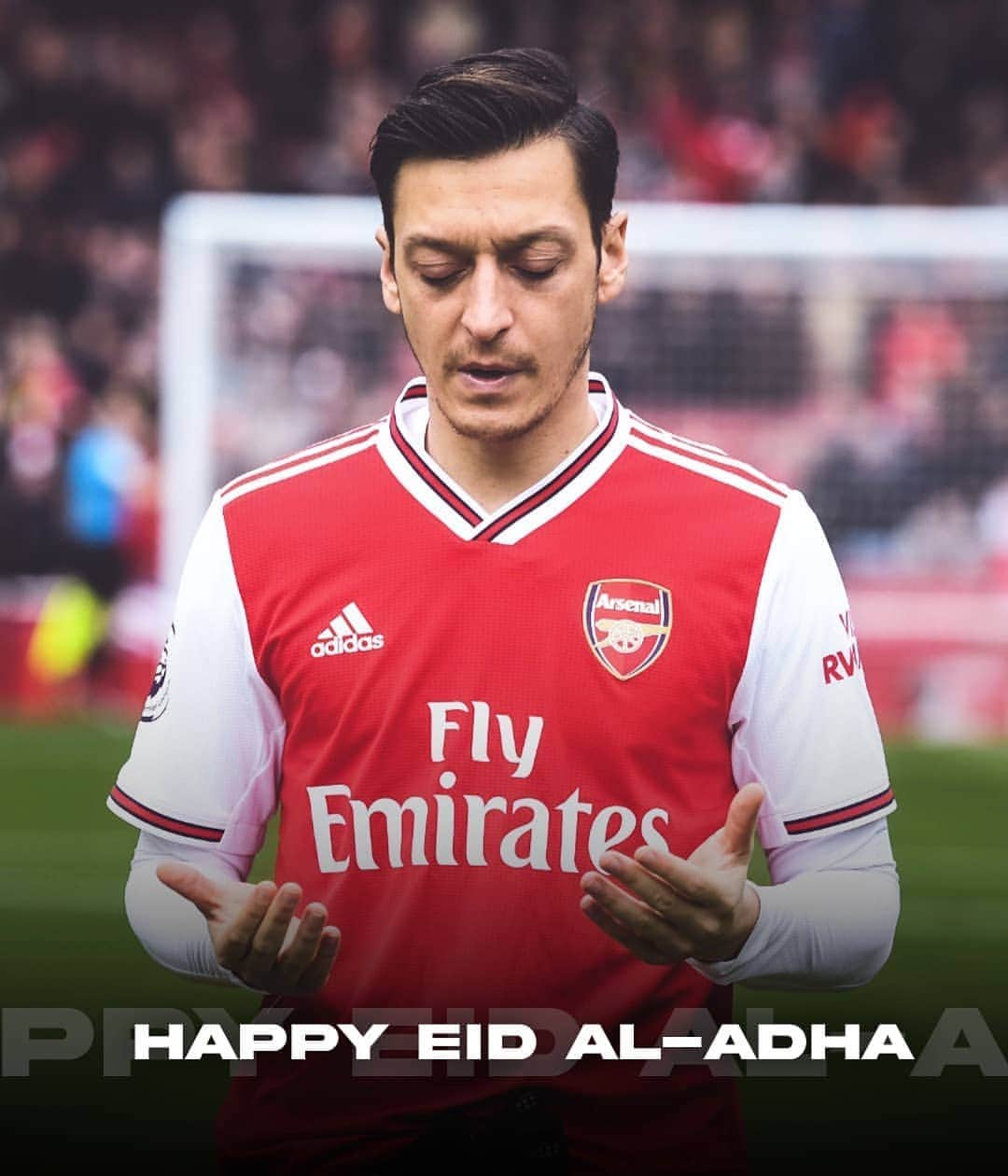 メスト・エジルのインスタグラム：「Happy Eid-al-Adha to all my Muslim brothers & sisters. 🕌 May everyone in the world stay safe and well during these difficult times. 🤲🏼❤️ Kurban Bayramımız kutlu olsun! #M1Ö」