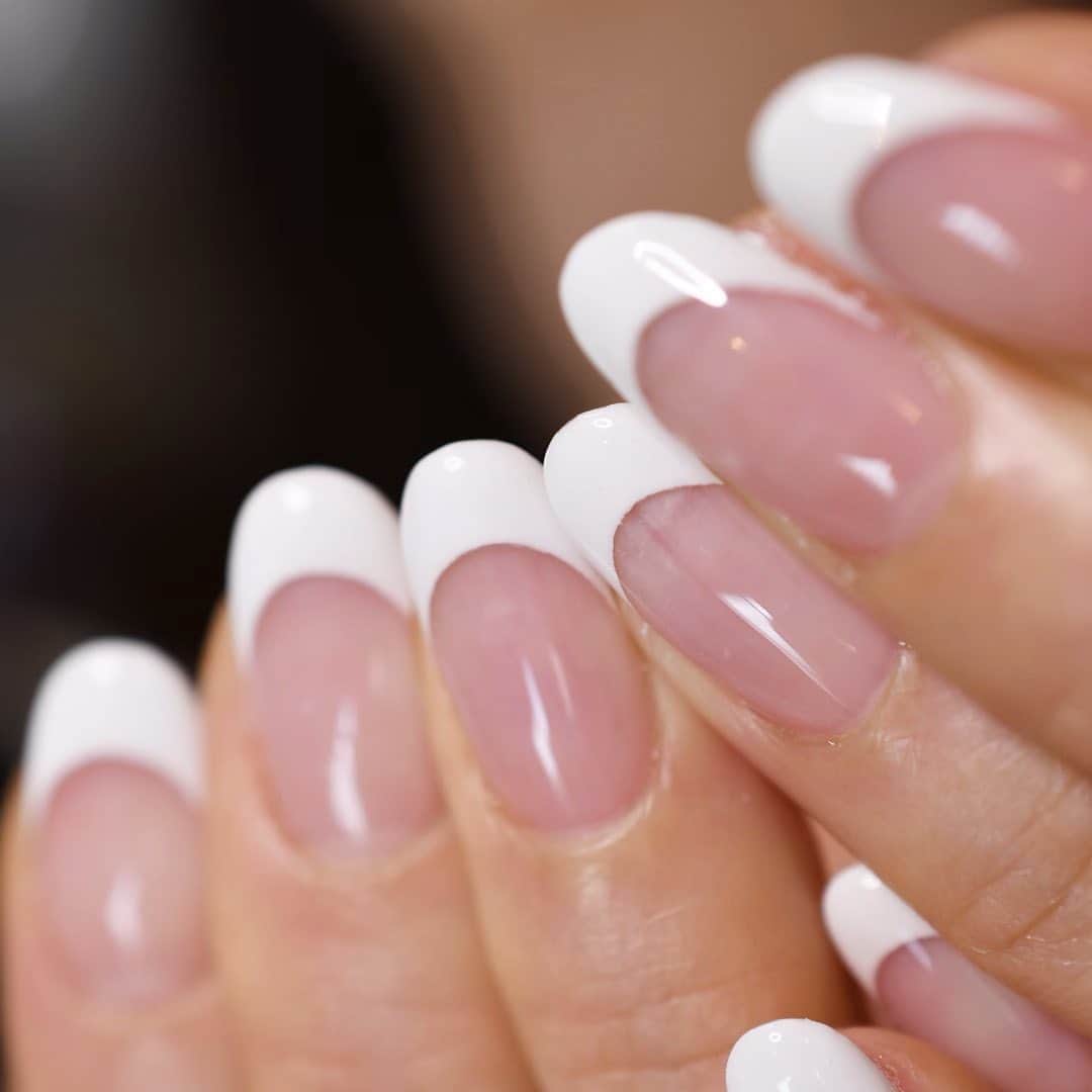 Yuka Maeda ::manicurelistのインスタグラム：「Salon data▼ ＝＝＝＝＝＝＝＝＝＝＝＝＝＝＝＝＝＝＝＝ . CADENAS -nail eyelash salon- ●Nail artist  @yuka.maeda  @yuki_cadenas ●eyelash　@cadenaseyelash  ゲストに愛と感動を…♡ . 【 LINE ＠cadenas 】 ご予約/お問い合わせはLINEよりお気軽に🤲 ▶︎▶︎#cadenasnail デザインアップしてます♡  price…★⭐︎Instagram特別キャンペーン中⭐︎★ . 「インスタ見たよ👀」と LINEからご予約で特別プライス7500円！！ . ※ご新規様限定 ※キャラクターや特殊なエレメント等のみ 別途料金いただく場合ございます🙇🏻‍♀️ . . price…初回8000円（オフ込み） access…大阪市北区堂山町16-1  中崎町駅  徒歩2分/梅田駅  徒歩6分 . tel… 06-4792-8617 ＝＝＝＝＝＝＝＝＝＝＝＝＝＝＝＝＝＝＝＝ . . . .  #中崎町ネイルサロン #梅田ネイルサロン #大阪ネイルサロン #関西ネイルサロン #インスタネイル #instanails #instanail #トレンドネイル #ネイルサンプル #クリアネイルデザイン  #ネイルブック #フレンチネイル #ネイルチェンジ #今月のネイル #にゅーねいる #夏ネイル #ミラーネイル  #ネイル大好き #シンプルネイル #ネイル部 #女子力向上委員会 #女子力 #女子力ネイル #アートネイル #ホワイトネイル #ニューネイル  #ナノソル #ナノソルcc  #ナノソル販売してます」