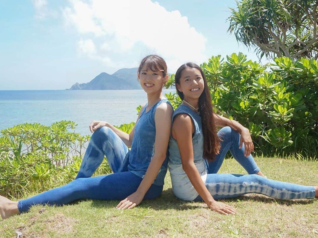のインスタグラム：「当ホテルのヨガスタッフ。﻿ ﻿ 8月からまたヨガインスタライブ再開。﻿ ﻿ 画面の前で奄美大島の大自然を味わって﻿ 心体共に癒されてください。﻿ ﻿ #鹿児島#奄美大島 #旅行 #旅 #1人旅 #女子旅 #ヨガ旅 #travel #trip #夏 #夏休み #summer #summervacation #離島 #離島ライフ #ヨガ #yoga #海ヨガ #浜ヨガ #supヨガ #yogalife #リゾート #resort #自然 #秘境 #ビーチ #beach #japan #japan_vacation #visitjapanjp」