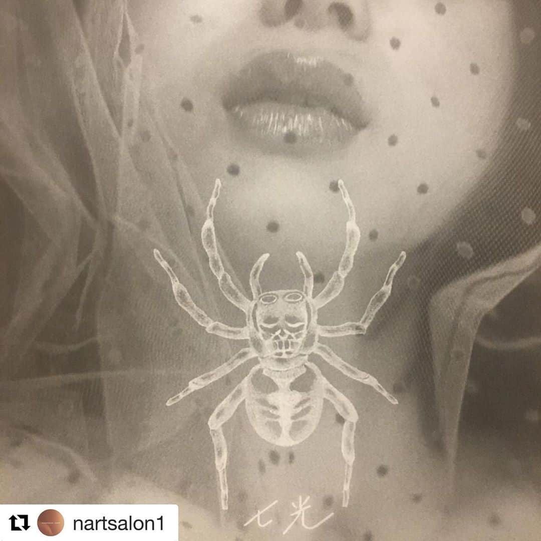 七菜乃さんのインスタグラム写真 - (七菜乃Instagram)「よろしくお願いします☺️  #Repost @nartsalon1 with @get_repost ・・・ ‪明日8/1(土)21:00より‬ ‪七菜乃×光宗薫　作品集「七光」✨BOOTHにて販売開始致します！‬  ‪2020.7.4〜7.15に清アートスペースにて行われた「七光-七菜乃&光宗薫　二人展-」を記念して作られた作品集です。 ‬ @nana7nano.nananano  @mtmnkor   BOOTHの通販ページには、 @nartsalon1 アカウントのプロフィールページのURLからとべます！  または 私のストーリーから😊  #写真作品 #イラスト #精密画 #ヌード」7月31日 21時25分 - nananano.nano