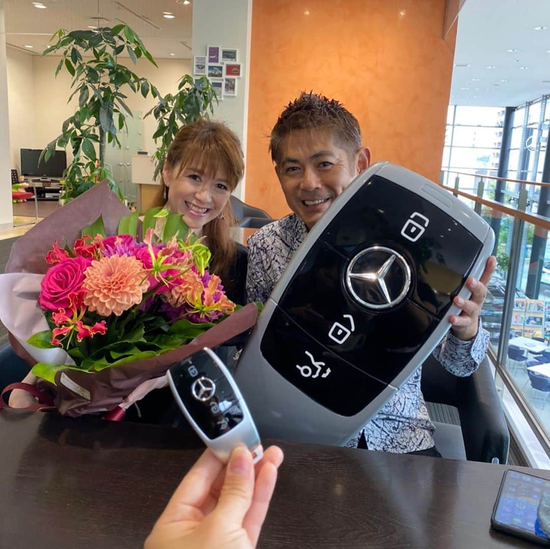 織戸学さんのインスタグラム写真 - (織戸学Instagram)「特別な1日  日本に一つの、 Mercedes bigkeyを持たせて頂き ました。^_^  娘2人が、 20歳まで無事に育った記念に、 本日は特別な1日に。  感謝。  まだまだこれから。」7月31日 21時26分 - maxorido