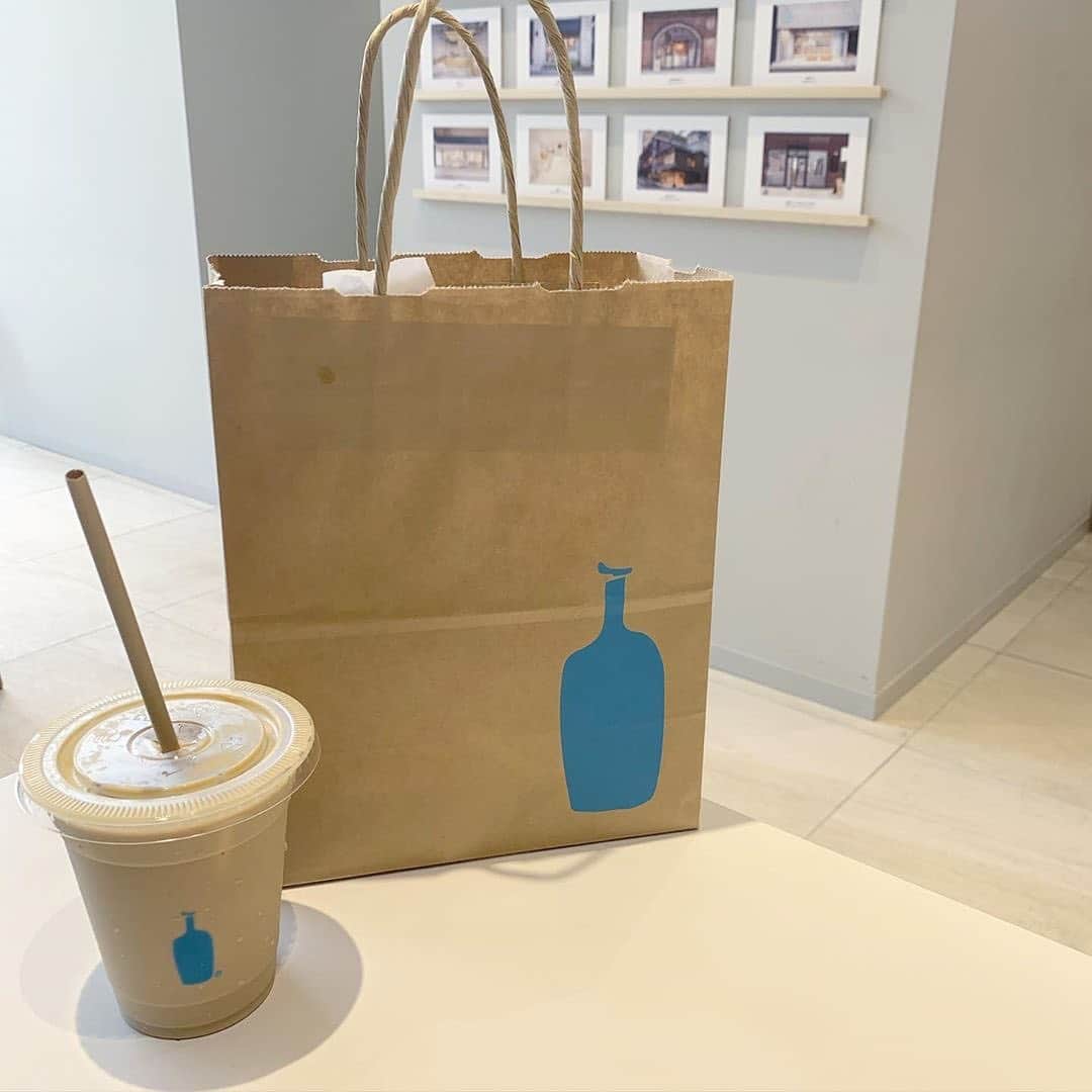 MOVE / ムーブさんのインスタグラム写真 - (MOVE / ムーブInstagram)「❁﻿ ┈┈┈┈┈┈┈┈┈┈┈┈┈┈┈﻿ ﻿ 📍ブルーボトルコーヒー﻿ 東京 神奈川 京都 神戸に複数店舗﻿ ﻿ 青いボトルのマークが目印のコーヒーショップ﻿ ブルーボトルコーヒー。﻿ ﻿ かわいくておいしいと大人気なんです♡﻿ コーヒーがメインのショップですが、﻿ スイーツも充実していて、﻿ コーヒー同様シンプルながらも﻿ こだわり抜かれたスイーツになっています。﻿ ﻿ インスタ映えも間違いなしなブルーボトルコーヒーに﻿ ぜひ足を運んでみてくださいね♡♡♡♡﻿ ﻿ Photo by﻿ ‪‪❤︎‬ @mii__96i﻿ @ayk1212﻿ @amin_xx02﻿ @chibi3.___ ﻿ MiLKではみなさんからのお写真を募集しています♡﻿ #milk_web を付けて投稿してね♡﻿ ﻿ ┈┈┈┈┈┈┈┈┈┈┈┈┈┈┈﻿ ﻿ #bluebottlecoffee #ブルーボトルコーヒー #ブルーボトル #コーヒーショップ #おしゃれカフェ #おしゃカフェ #カフェ巡り #かふぇめぐり #東京カフェ #横浜カフェ #京都カフェ #神戸カフェ #コーヒー部 #コーヒー好き」7月31日 21時30分 - milkmag_official