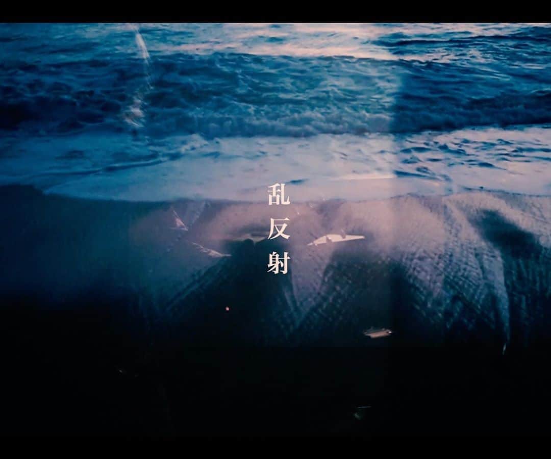 のインスタグラム：「[SPARKS GO GO] 「乱反射」MV公開しました。  ・SPARKS GO GO Official YouTubeにて https://youtu.be/AkgL4uzgKBc  #sggjp」