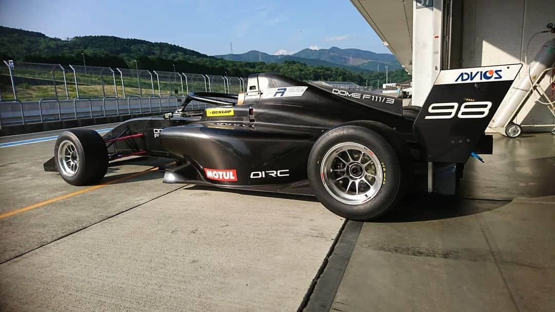 MOTUL Japanさんのインスタグラム写真 - (MOTUL JapanInstagram)「【Formula Regional Japanese Championship】 . FORMULA REGIONAL JAPANESE CHAMPIONSHIP がいよいよスタート。 . FIAにより策定された世界規格の新たなフォーミュラカテゴリーで新型車両"DOME F111/3"により6大会14レースを開催予定。 . 写真は 排気量1750cc・水冷直列4気筒ICターボエンジンを搭載したフォーミュラカーDOME F111/3!!! . 初戦は富士スピードウェイで8月1日・2日に開催されます!! . #motul #motuljapan #formularegional #formularegionaljapanesechampionship #dome #domef111_3 #domef111 #童夢 #formula #formulacar #フォーミュラリージョナル #フォーミュラ #フォーミュラカー #モータースポーツ好きな人と繋がりたい #レース好きな人と繋がりたい #クルマ好きな人と繋がりたい #車好きな人と繋がりたい #300V #オイル交換 #高性能オイル #モチュール #powerdbymotul」7月31日 22時00分 - motuljapan