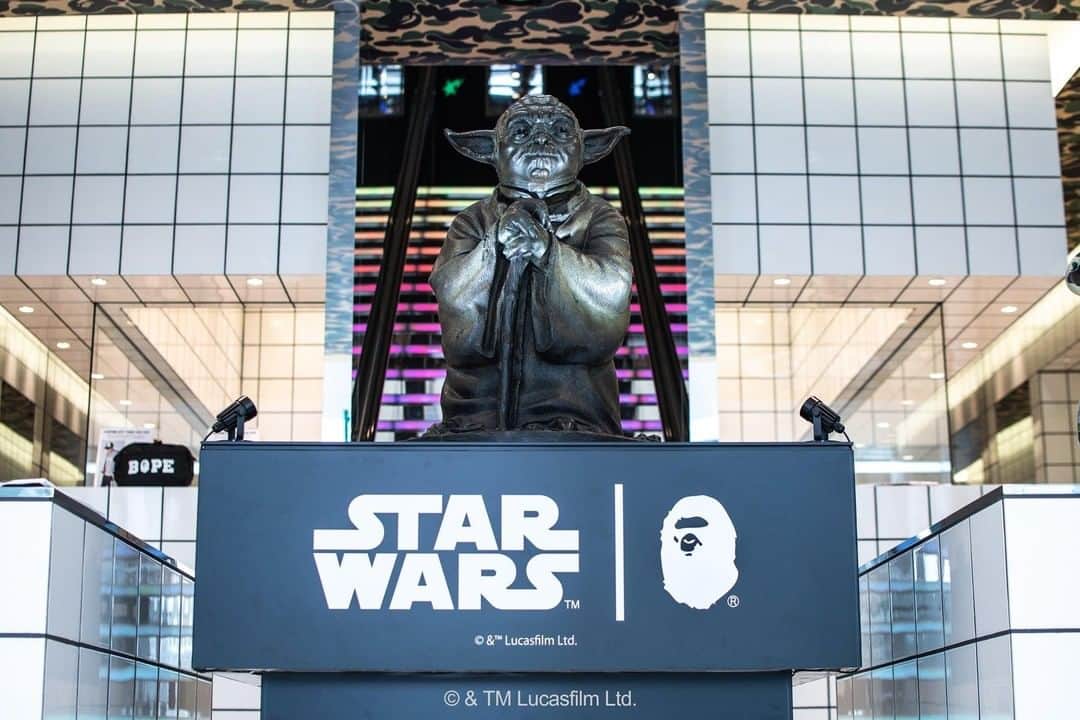 ア ベイシング エイプさんのインスタグラム写真 - (ア ベイシング エイプInstagram)「The STAR WARS™️ x BAPE®️ in-store display for STAR WARS: The Empire Strikes Back™️ is available at BAPEXCLUSIVE™️ AOYAMA until Wednesday, August 5th. #bape #STARWARSxBAPE」7月31日 22時00分 - bape_japan