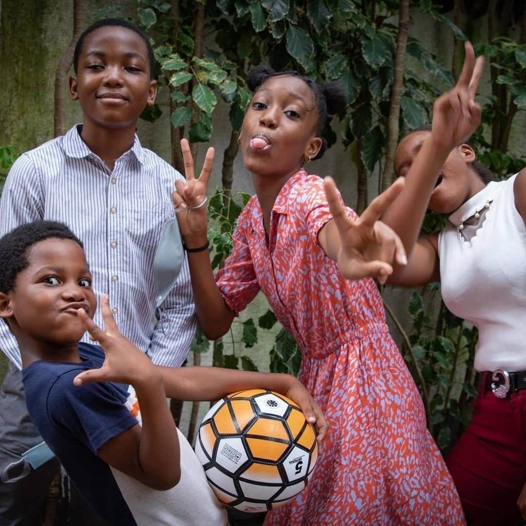 unicefさんのインスタグラム写真 - (unicefInstagram)「A moment of joy in a time of uncertainty.⁣ ⁣ Meet Isabelle, David, Jean-Claude and Marie Luce. These brothers and sisters in Kinshasa, DR Congo are in lockdown to slow the spread of #COVID19. Despite the challenges, they are determined to keep their spirits up, filling their days with schoolwork, sports, games, cooking and creating short videos to chronicle this unprecedented moment in history. At times you may feel lost as you navigate this new normal, but together we can stay on track and get through this. Stay connected. Stay informed. Stay kind.⁣ © UNICEF/UNI335143/Desjardins」7月31日 22時00分 - unicef