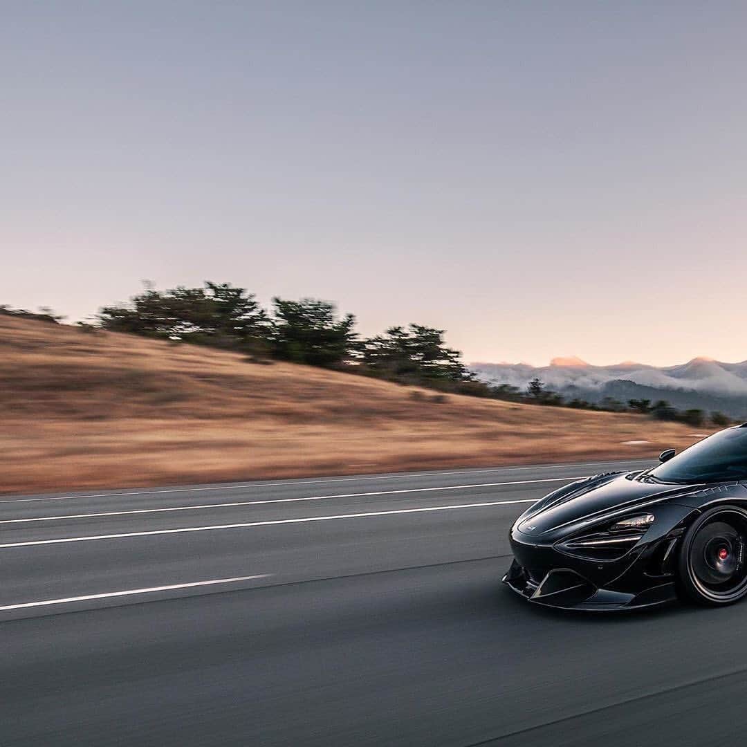CarsWithoutLimitsさんのインスタグラム写真 - (CarsWithoutLimitsInstagram)「Stealthy #McLaren #720s Photo @sthompson  Owner @irace991  #carswithoutlimits」7月31日 22時03分 - carswithoutlimits