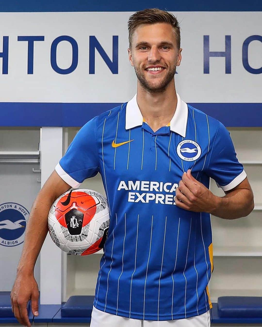 ジョエル・フェルトマンさんのインスタグラム写真 - (ジョエル・フェルトマンInstagram)「Thanks for the warm welcome @officialbhafc! 🔵⚪️ #BHAFC」7月31日 22時24分 - joelveltman