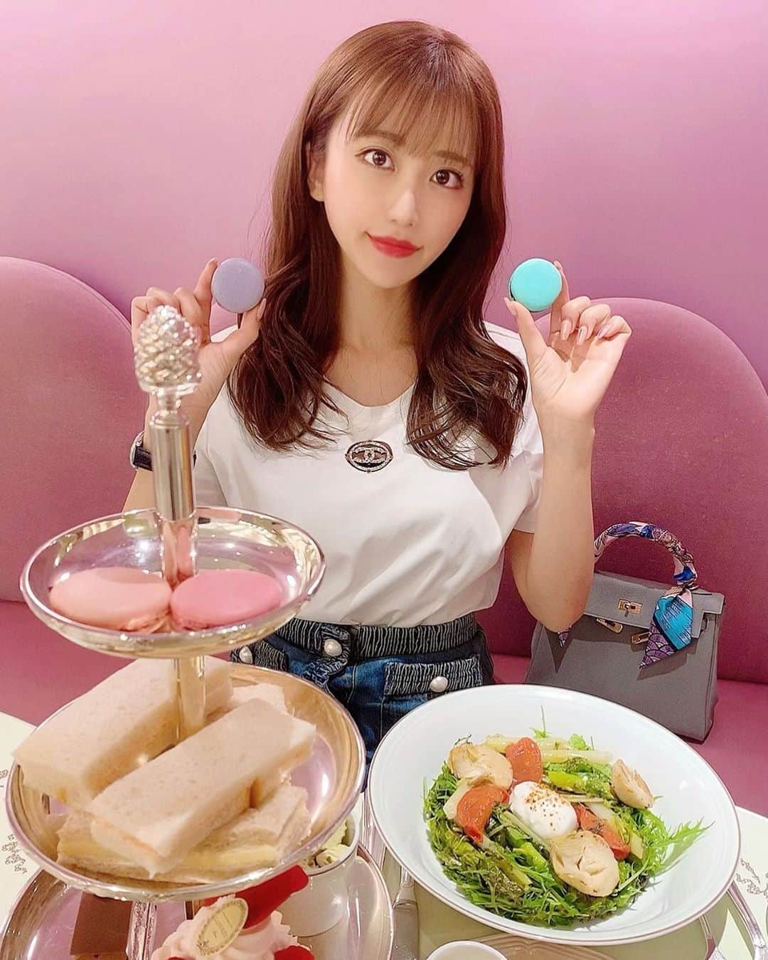 伴かなみのグルメインスタ