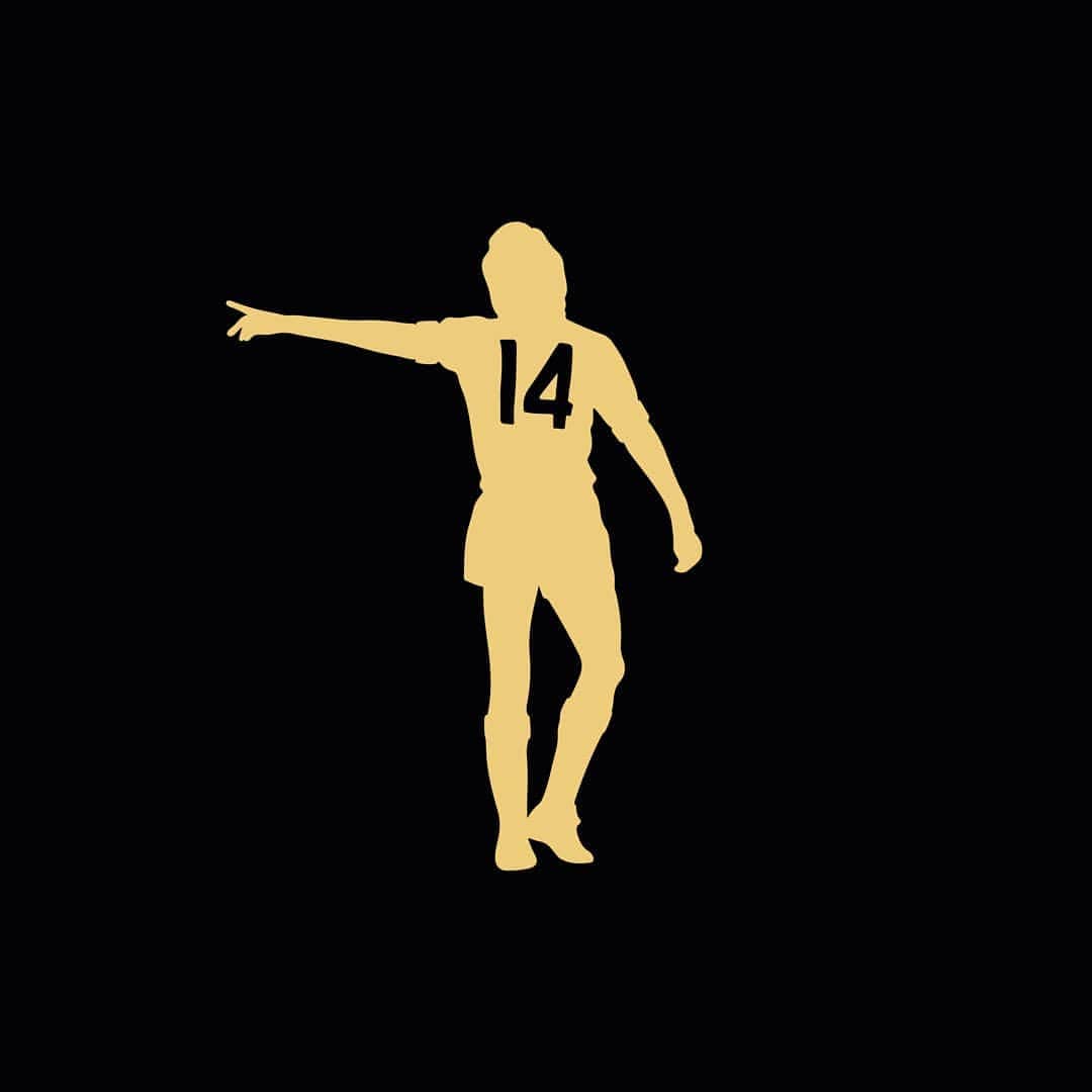 ヨハン・クライフのインスタグラム：「Cruyff didn't talk about abstract space but about specific, detailed spatial relations on the field. Indeed, the most abiding image of him as a player is not of him scoring or running or tackling. It is of Cruyff pointing. Like a maestro directing a symphony. ⠀ New sophisticated designs available online, www.cruyff.com ⠀ #CruyffLegacy」
