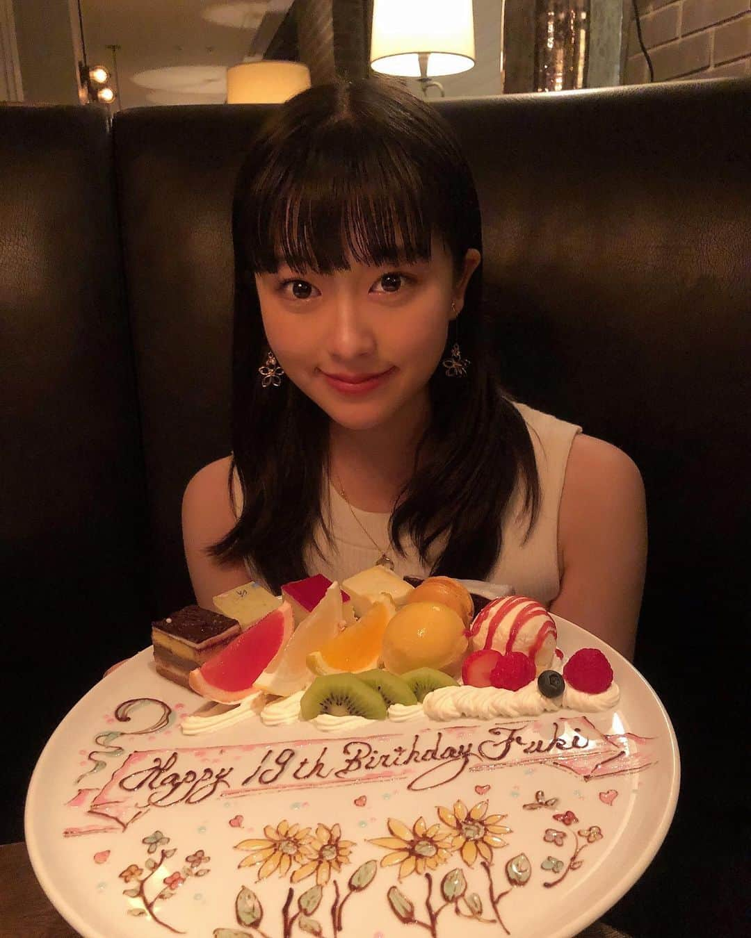 朝日奈芙季さんのインスタグラム写真 - (朝日奈芙季Instagram)「. 本日、7/31﻿ 19歳になりました🎂﻿  ﻿もう19！まだ19！？という感じですが、﻿ ラストティーン楽しみたいと思います✌︎﻿ ﻿  もっともっと成長した姿、﻿ 新しい一面などを﻿ みなさんにお見せできるよう努力します。 ﻿  全力で頑張る19歳にする！！！☄️  ﻿ 19歳の私もよろしくお願いします〜☺︎  ﻿ みなさん、大好き！！    #誕生日﻿ #さて﻿ #19歳﻿ #と﻿ #何回﻿ #言ったでしょう﻿ #🤭🤭🤭」7月31日 23時04分 - fuki_asahina_official