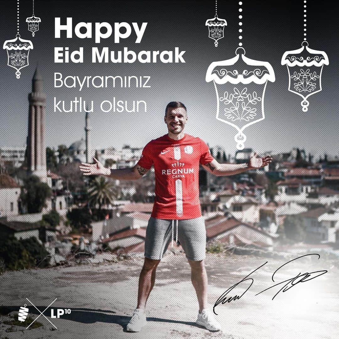 ルーカス・ポドルスキさんのインスタグラム写真 - (ルーカス・ポドルスキInstagram)「A very happy Eid Mubarak! I wish all my friends & families health and happiness 🙏 #eidmubarak #eid2020 #family」7月31日 23時04分 - lukaspodolski