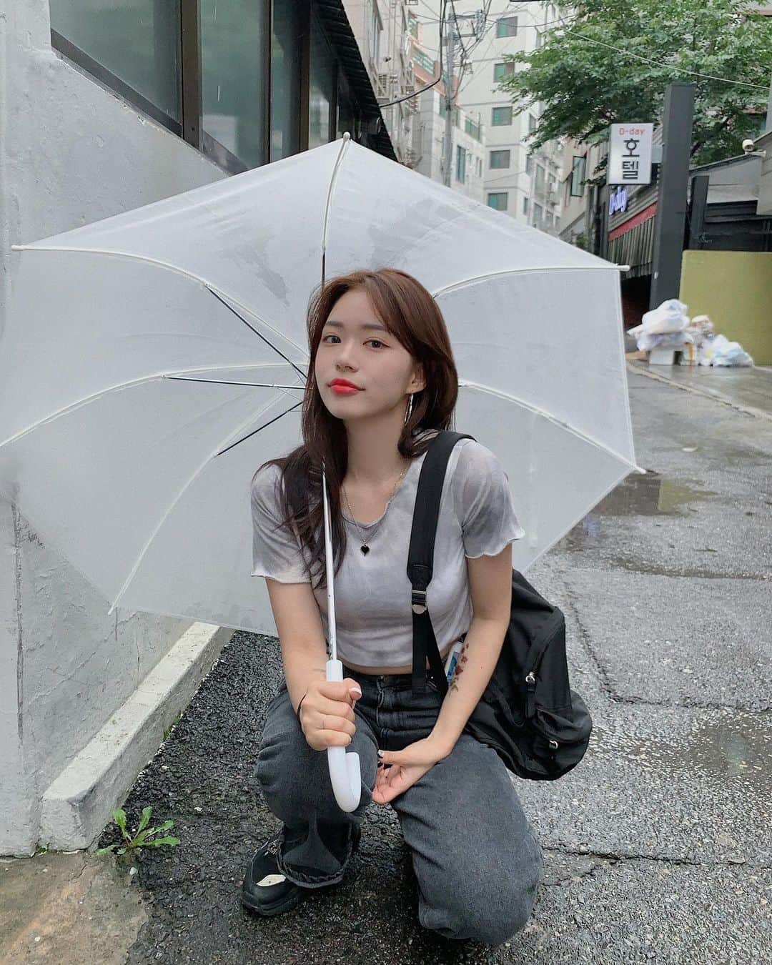 ノ・ジョンファさんのインスタグラム写真 - (ノ・ジョンファInstagram)「☔️☂️ a rainy day 🌪」7月31日 23時05分 - ro.junghwa