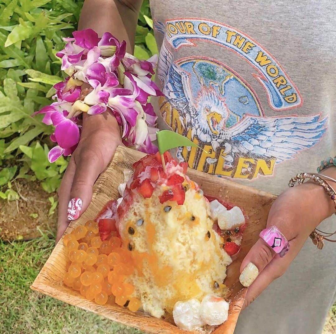 ロイヤル・ハワイアン・センターさんのインスタグラム写真 - (ロイヤル・ハワイアン・センターInstagram)「ハワイは夏真っ盛り！アイランドヴィンテージのシェイブアイスをお届けしたい🥺　📷 @ted_0724  #hawaii#instahawaii#hawaiistagram﻿ #oahu#honolulu#waikiki#Lilikoi#shaveice﻿ #islandvintageshaveice#hawaiisweets﻿ #royalhawaiiancenter#lovehawaii﻿ #tabijyo#his_hawaii#hawaiilove﻿ #aloha#tabijyomap_hawaii#tabijyo_hawaii﻿ #ハワイ#ハワイ好き#シェイブアイス﻿」7月31日 23時07分 - royalhwnctrjp