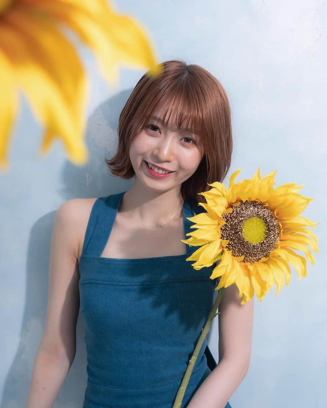 こよちゃんさんのインスタグラム写真 - (こよちゃんInstagram)「🌻🌻🌻  いまのトプ画とひまわり畑似合いそうなオンナ ・ 🧸 @hiro.naka.photo  ・ ・ ・ ・  #ポートレート #東京 #ひまわり #sunflower #ポートレート撮影 #サロモ #撮影モデル #フィルム #写真好きな人と繋がりたい #ファインダー越しの私の世界 #被写体 #撮影 #撮影依頼募集中 #アパレル撮影 #服好きな人と繋がりたい #美男美女と繋がりたい #無加工 #女子大生 #いいね返しは絶対 #フォロー歓迎 #얼스타그램 #인친 #좋아요테러 #팔로우환영 #데일리룩 #인물사진 #photography #camera #ootd」7月31日 23時14分 - koyomatsu5