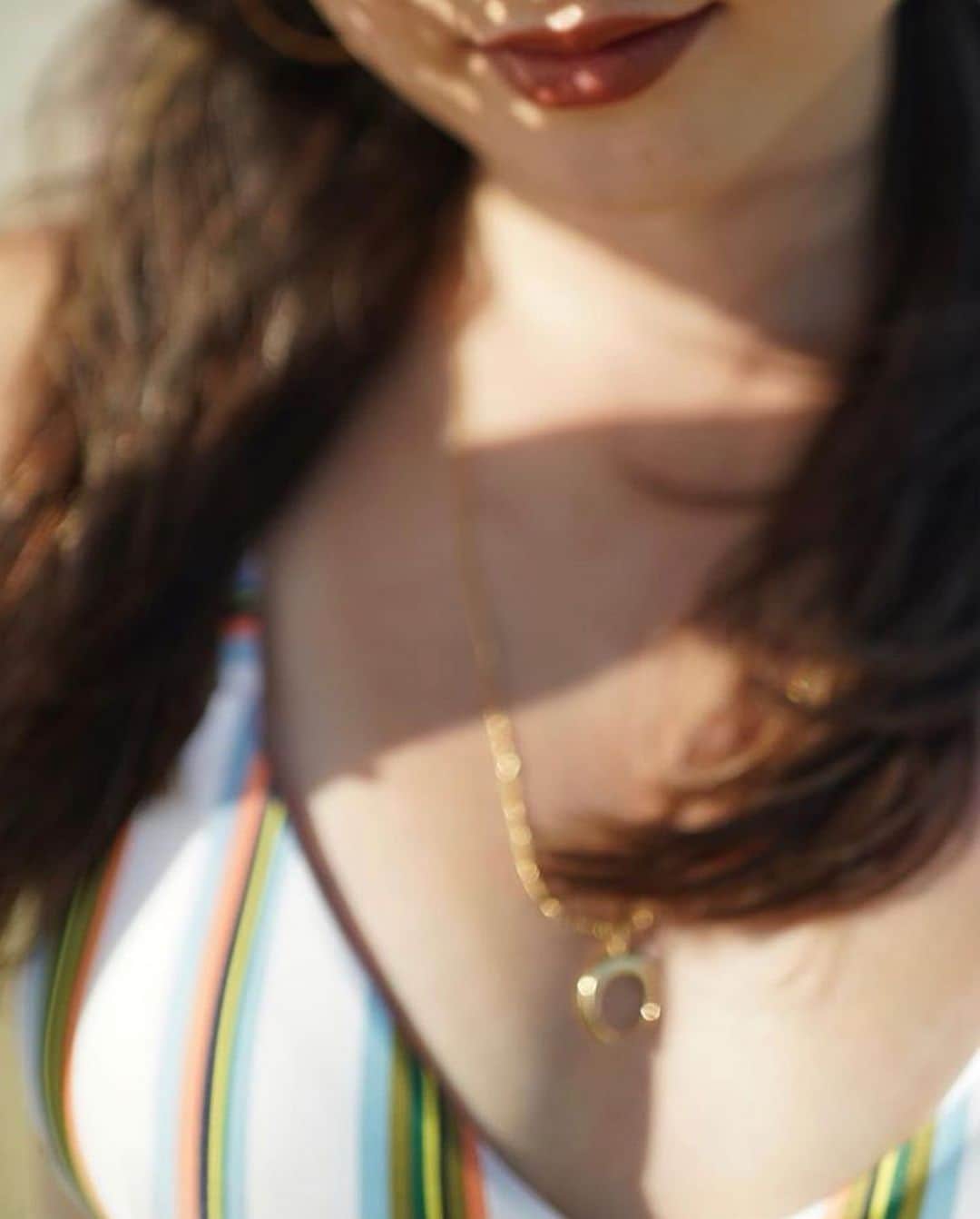 RVCA Japanさんのインスタグラム写真 - (RVCA JapanInstagram)「Summer Heat 🔥// @makogirll welcomes summer with her favorite #RVCAswim “Isle Tri” // トリコロールカラーのサマービキニ 🌈 // photo by @kennyquo // #RVCA #RVCAjapan #RVCAwomens #beautifullyunrefined」8月1日 9時04分 - rvcajapan