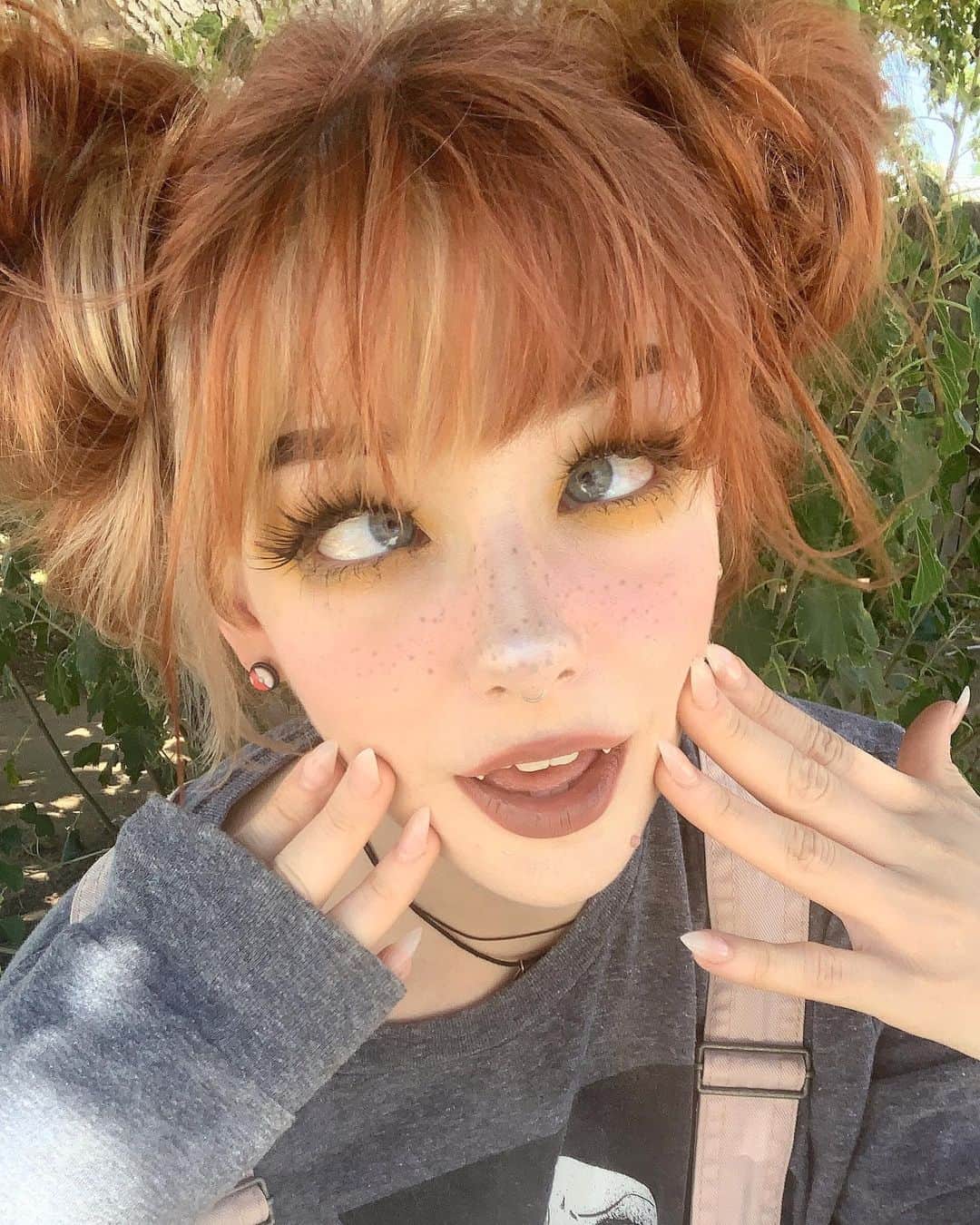 Nicole Eevee Davisさんのインスタグラム写真 - (Nicole Eevee DavisInstagram)「ℑ 𝔴𝔬𝔫𝔡𝔢𝔯 𝔴𝔥𝔞𝔱 𝔶𝔬𝔲𝔯 𝔣𝔢𝔢𝔩𝔦𝔫𝔤𝔰 𝔱𝔞𝔰𝔱𝔢 𝔩𝔦𝔨𝔢🩸🖤」8月1日 9時05分 - eeveedavis