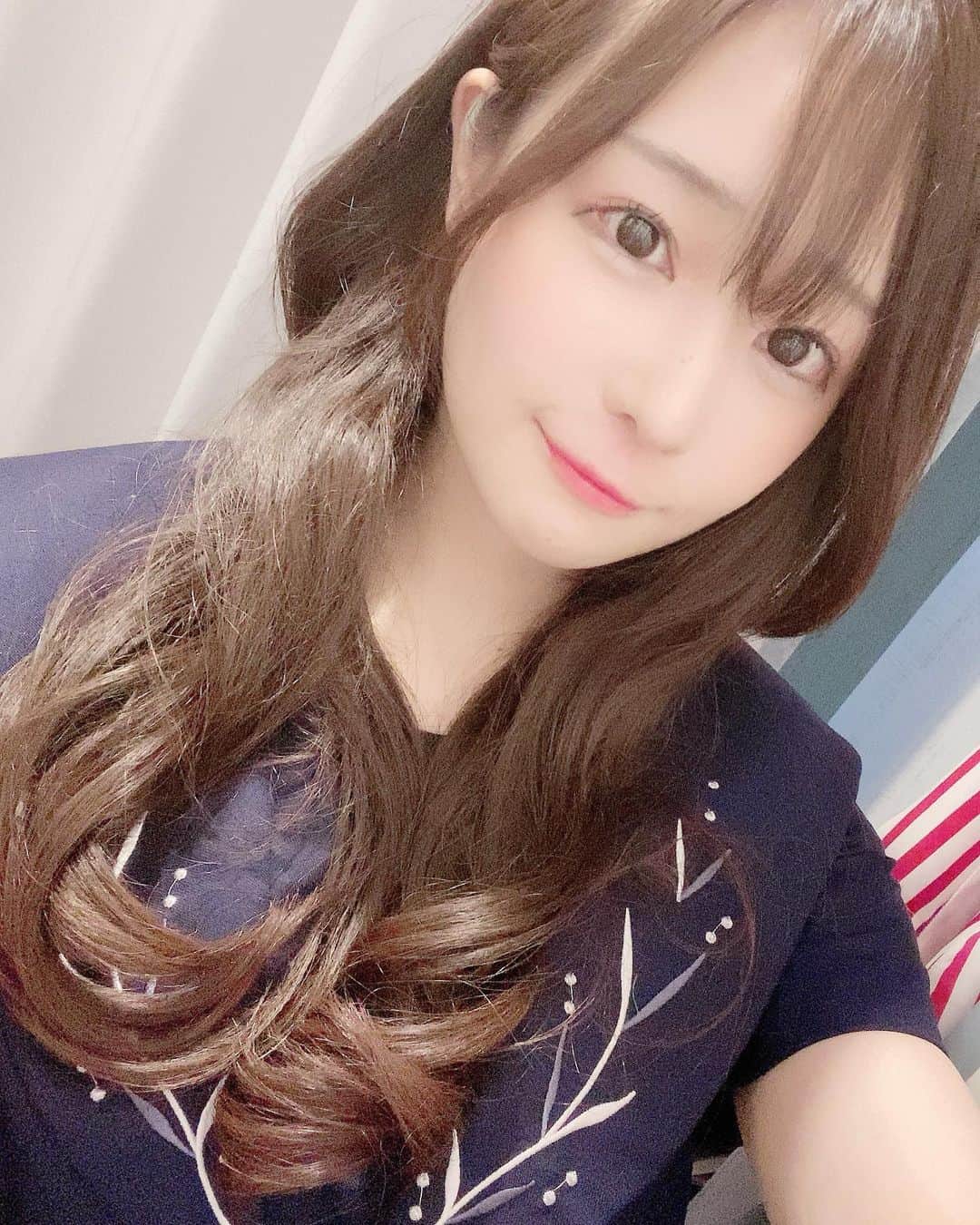 茜さやさんのインスタグラム写真 - (茜さやInstagram)「あげ忘れた制服  #フリー素材モデル #茜さや #akanesaya #japanesekawaii #japanesemodel #japangirls #make #メイク#ファッション」8月1日 9時12分 - saya.akane