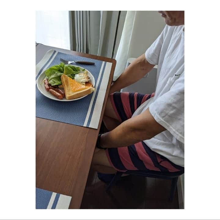 森崎ウィンさんのインスタグラム写真 - (森崎ウィンInstagram)「やばい。 俺天才かもしれない…笑笑 #森崎ウィン  #MORISAKIWIN  #パクチーさん #うちで朝食 #パクチーさんとは僕のマネージャーさんの事」8月1日 9時31分 - win_morisaki_official