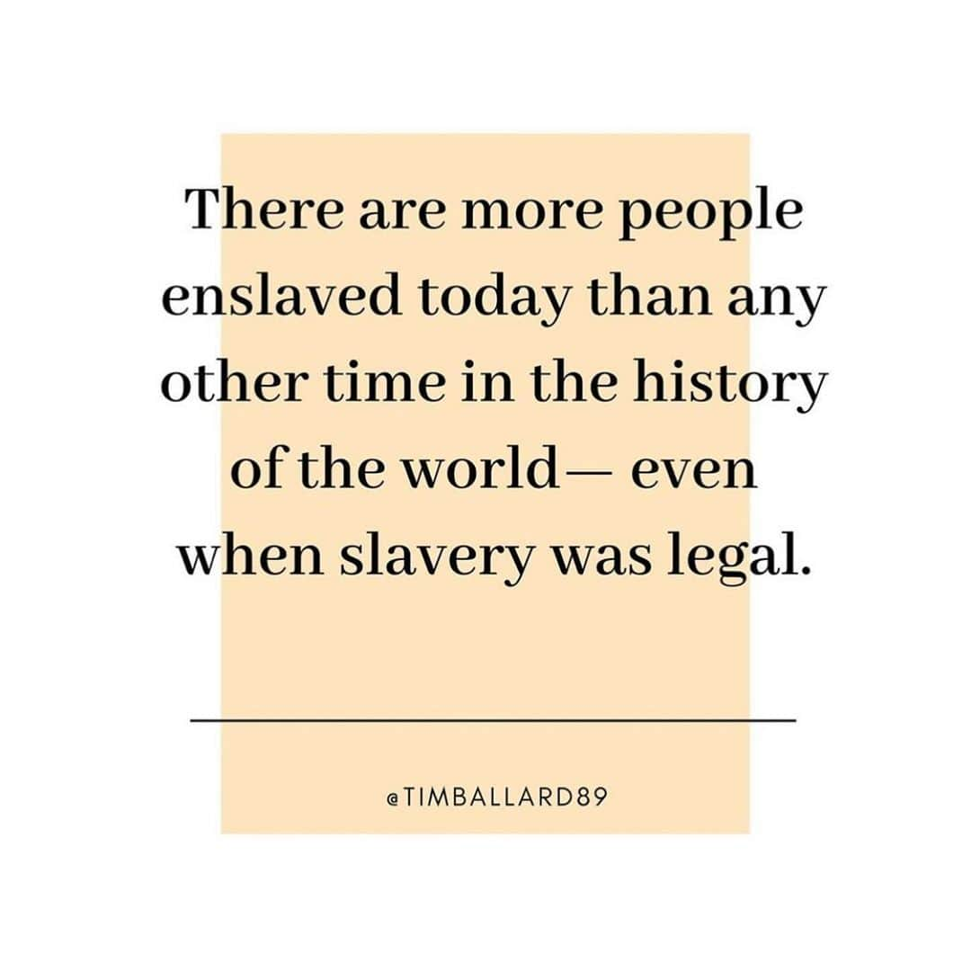 Bethany Hamiltonさんのインスタグラム写真 - (Bethany HamiltonInstagram)「😭😰😭 ❌ END IT. This is so devastatingly sad and sickening. Slavery is clearly alive and thriving.  @ourrescue @enditmovement @timballard89   Please tag in comments below if you know of anymore groups fighting the good and necessary fight.」8月1日 1時32分 - bethanyhamilton