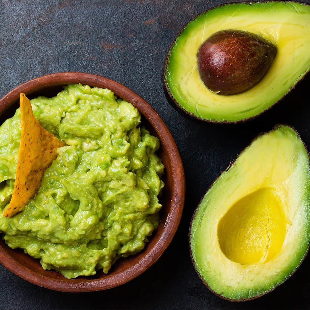 アメリカ運輸保安局さんのインスタグラム写真 - (アメリカ運輸保安局Instagram)「You have guac to be kidding me! #NationalAvocadoDay is finally upon us! If you’re in charge of bringing your famous guacamole as an inflight snack here’s all the info you could avo want! ⠀ Fresh fruits and vegetables are all ripe to go through security! That world famous guac though? That’ll need to follow TSA’s liquid rule if it’s in your carry-on bag. Here’s a good rule of thumb: If you can, spread, smear, pump, pour, or spray it, then it needs to be 3.4 ounces or less and be able to fit into a one quart-sized, resealable bag. Don’t get avocontrol…pack smart! ⠀ And when the time Hass come where you have additional questions, our AskTSA customer care team can help! Reach out to them on Facebook or Twitter @AskTSA. They will be glad to assist and are available from 8 a.m. to 10 p.m. ET weekdays, and 9 a.m. to 7 p.m. on weekends and holidays. ⠀ #NationalAvocadoDay#Airportvibes #foodtraveler #Protip #avocadolover #TSA #Carryon #avocado #travellife #travelingfoodie #instatravels #peeltheavocado #avocadotoast #instatraveler #traveljunkie #tsa」8月1日 1時37分 - tsa