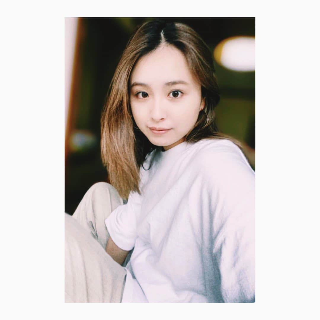 のインスタグラム：「8月  #📸 #photo #2020 #8月 #🍹#singer #godnight #🌙」