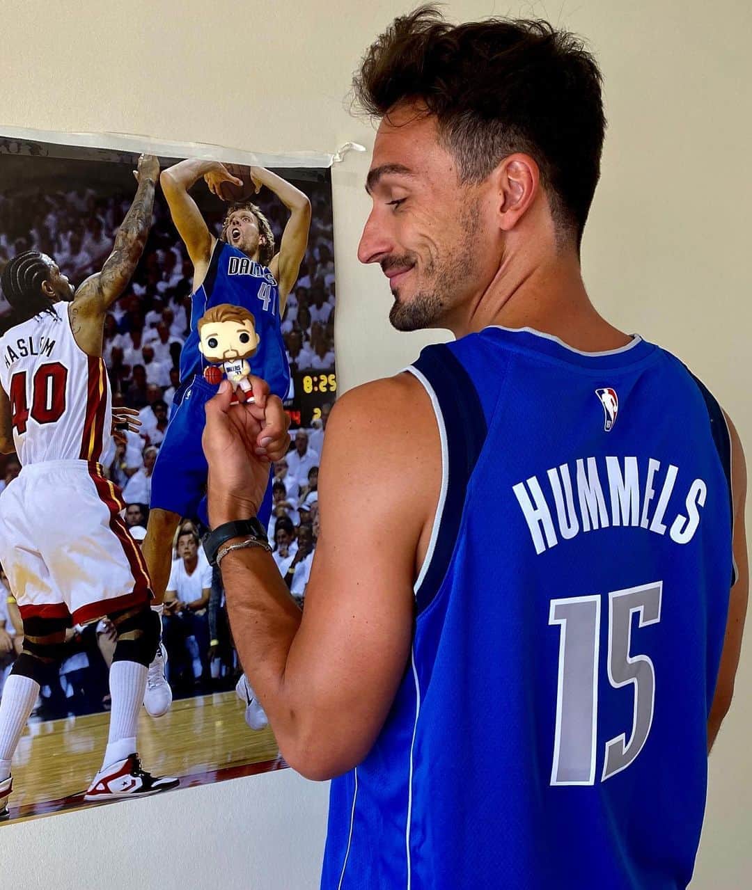マッツ・フメルスのインスタグラム：「Go Mavs! Backcourt Dreamteam Doncic & Hummels 😏🏀 @dallasmavs @nba  #WholeNewGame @nbaeurope」