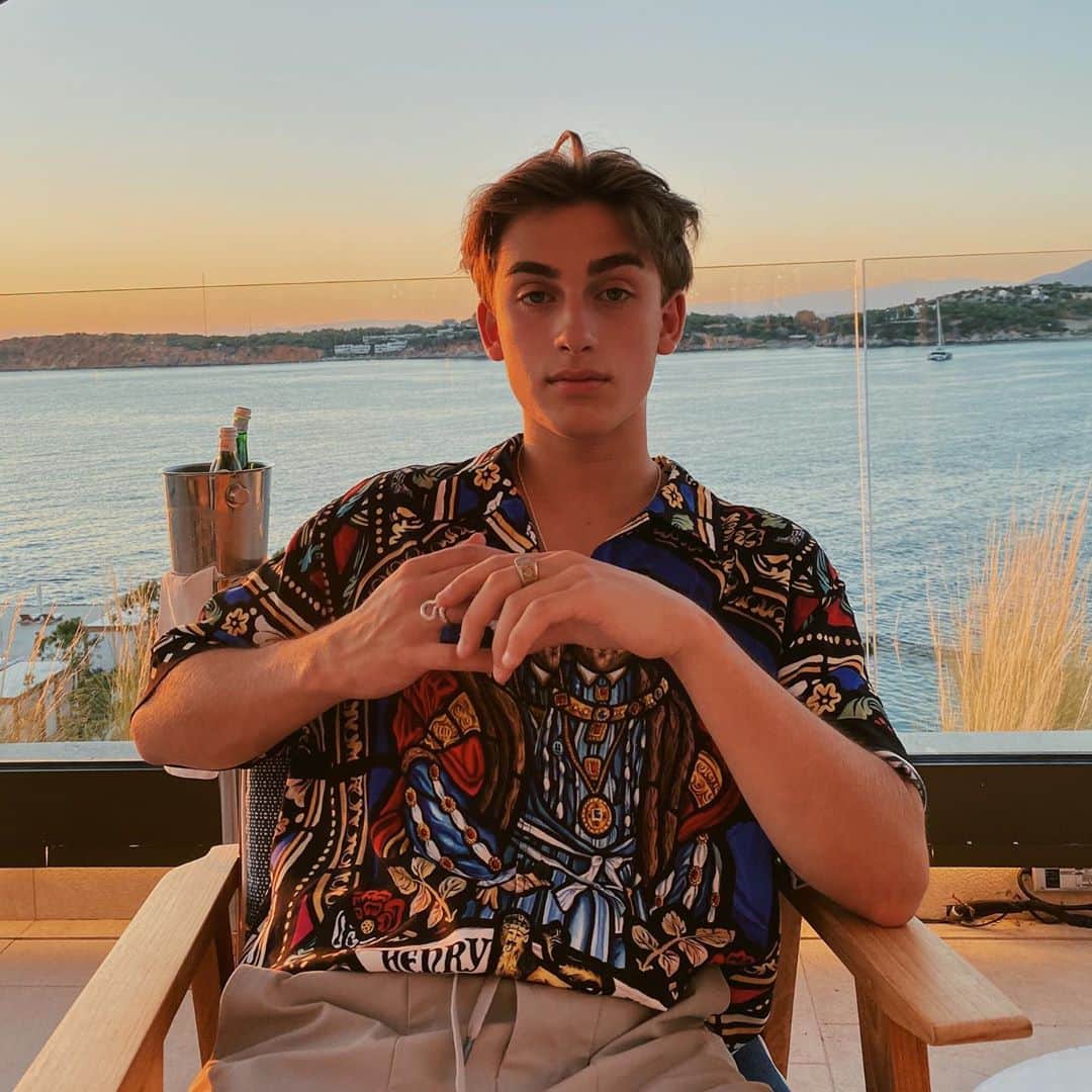 ジョニー・オーランドのインスタグラム：「🇬🇷🇬🇷」