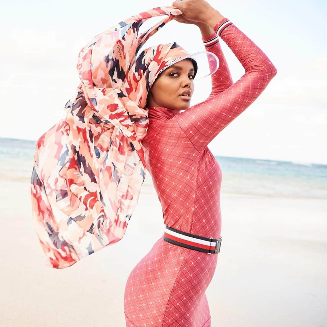 Tommy Hilfigerさんのインスタグラム写真 - (Tommy HilfigerInstagram)「All the 😍 for @halima in this custom #TommyHilfiger burkini.」8月1日 2時03分 - tommyhilfiger