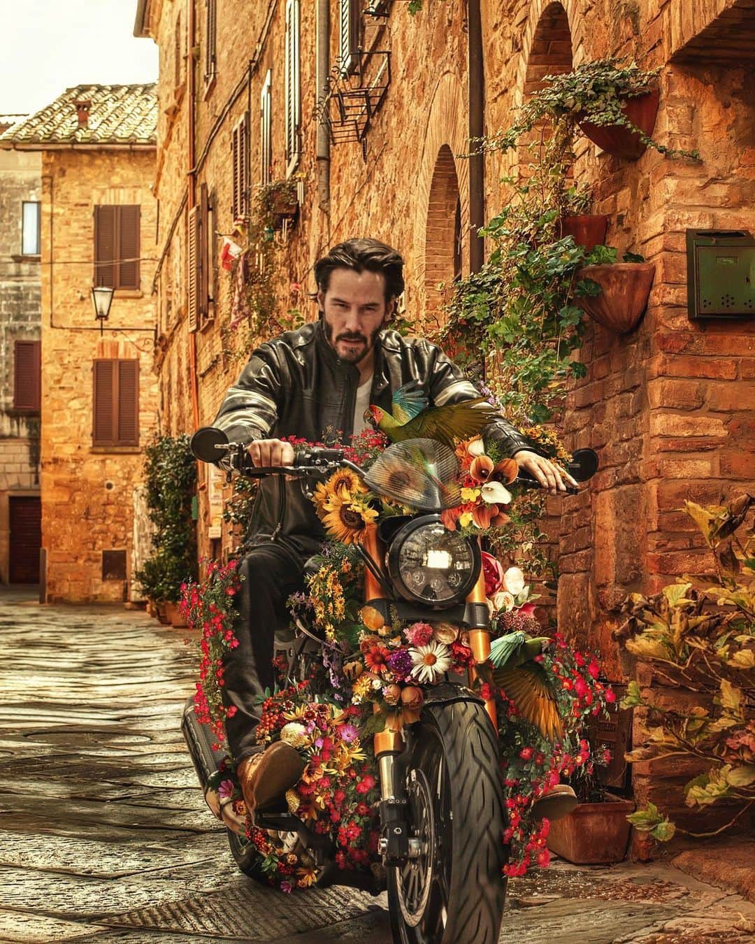 scottlippsさんのインスタグラム写真 - (scottlippsInstagram)「My shoot with Keanu Reeves originally for @voguespain lead to this collab wth the amazing @marcel_van_luit Love this and thanks Marcel and for helping me in this shoot @hectornyc always #keanureeves #art #johnwick」8月1日 2時10分 - scottlipps
