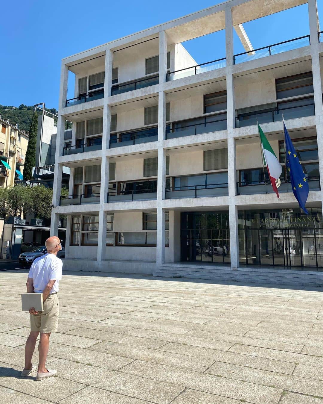 ノーマン・フォスターさんのインスタグラム写真 - (ノーマン・フォスターInstagram)「Visiting the classic work of Giuseppe Terragni- his Casa de Fascio- now the HQ of the Guardia di Finanza- completed in 1936 in Como, Italy.」8月1日 2時14分 - officialnormanfoster