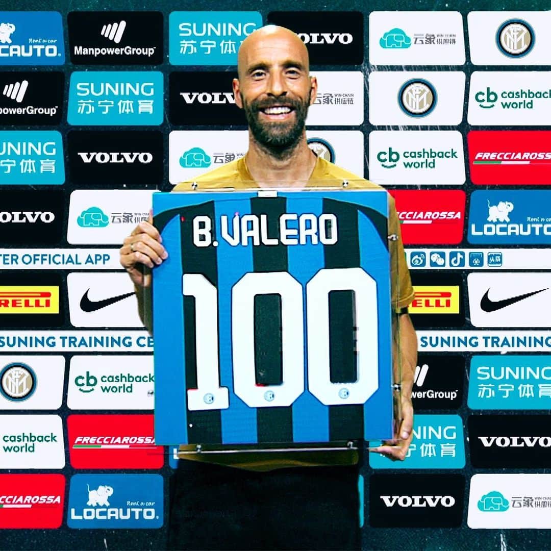 インテルナツィオナーレ・ミラノさんのインスタグラム写真 - (インテルナツィオナーレ・ミラノInstagram)「100 APPEARANCES 👏🏼⚫️🔵 @borjavalero20 #Inter #ForzaInter #BorjaValero #Football」8月1日 2時15分 - inter